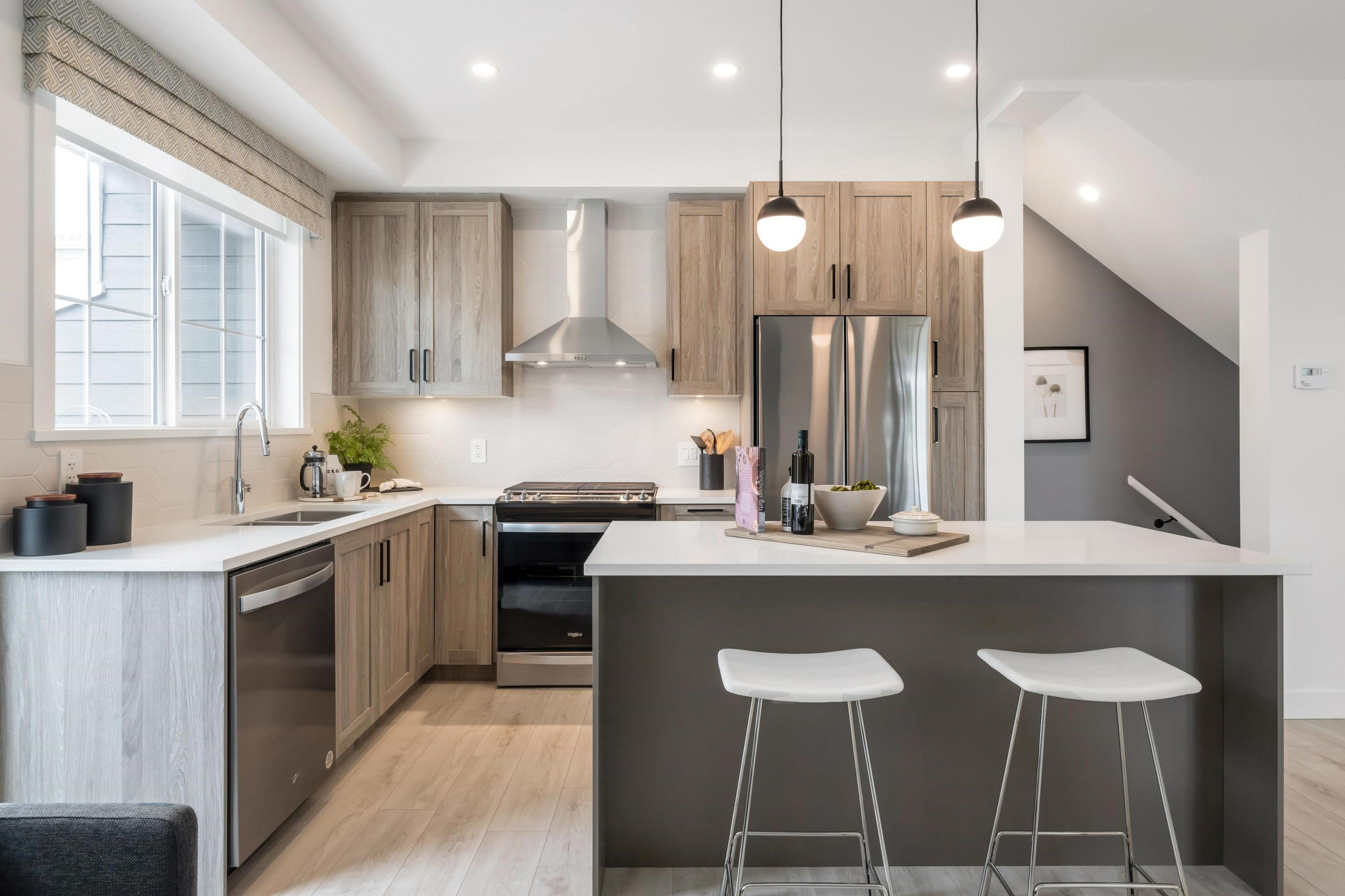 #18 8433 203A STREET - Image 2