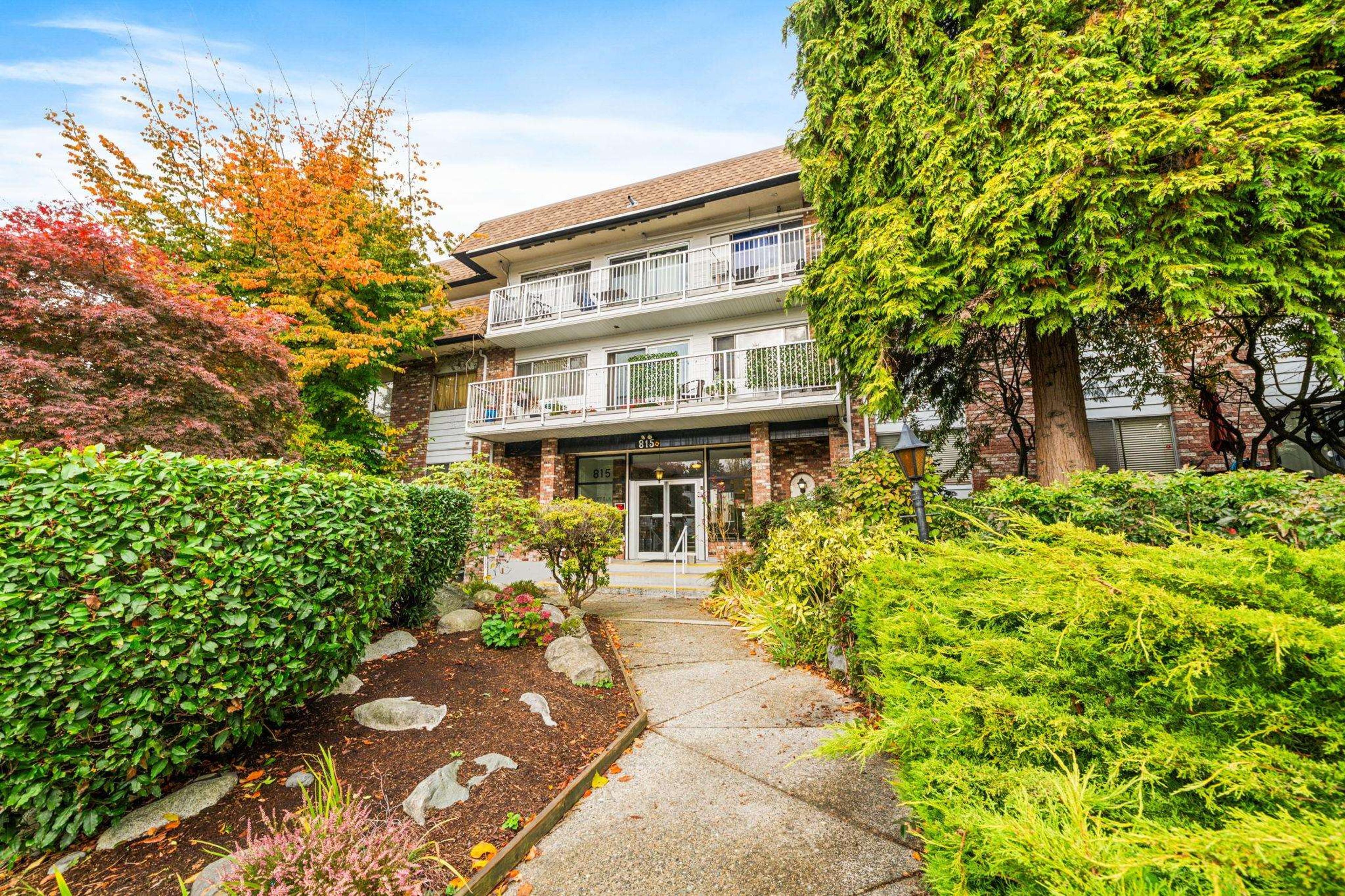 815 Fourth Avenue, New Westminster - Exteriors - Photo 1