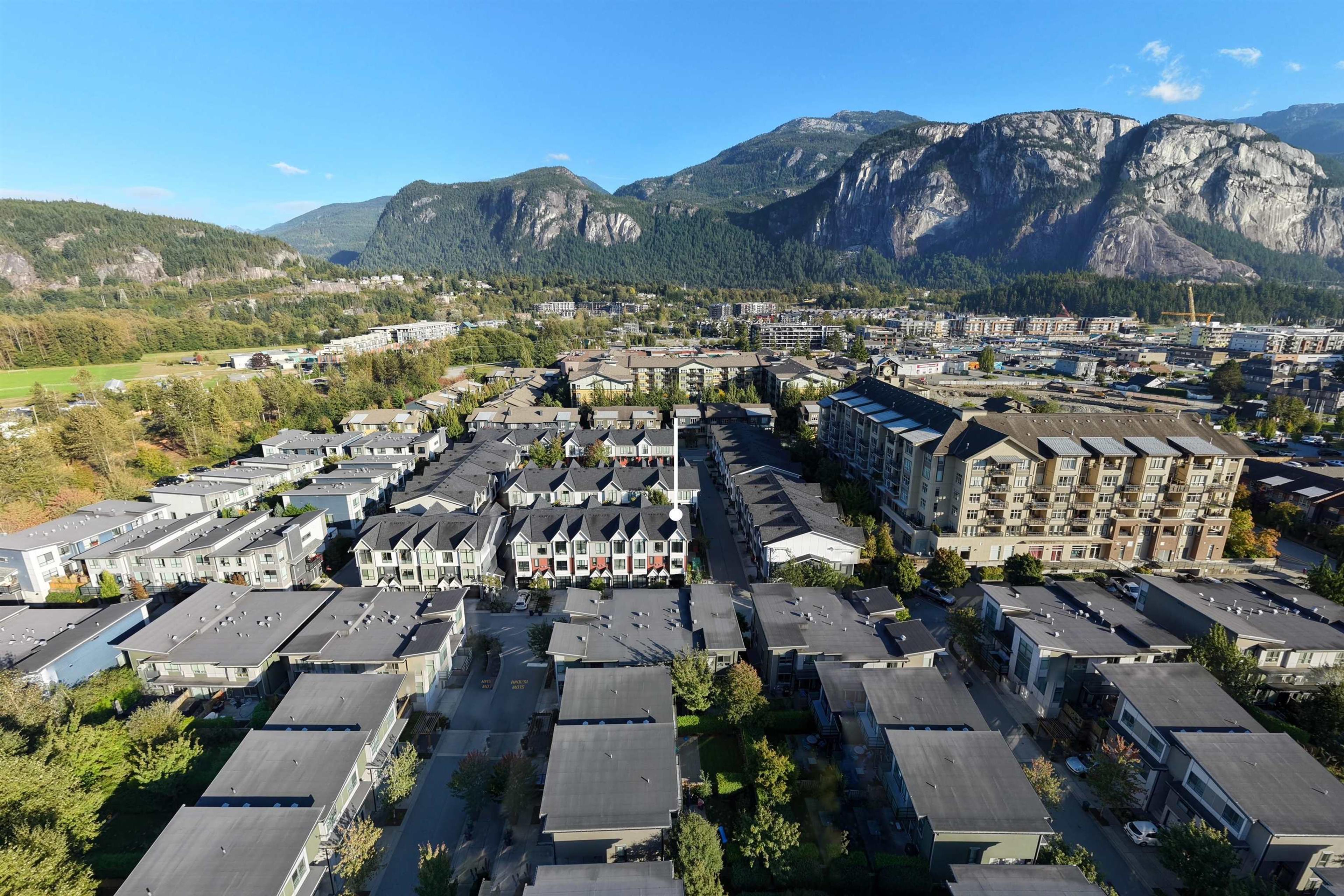 1220 Granite Drive, Squamish - Exteriors - Full Complex View, Drone/Aerial View - Photo 7