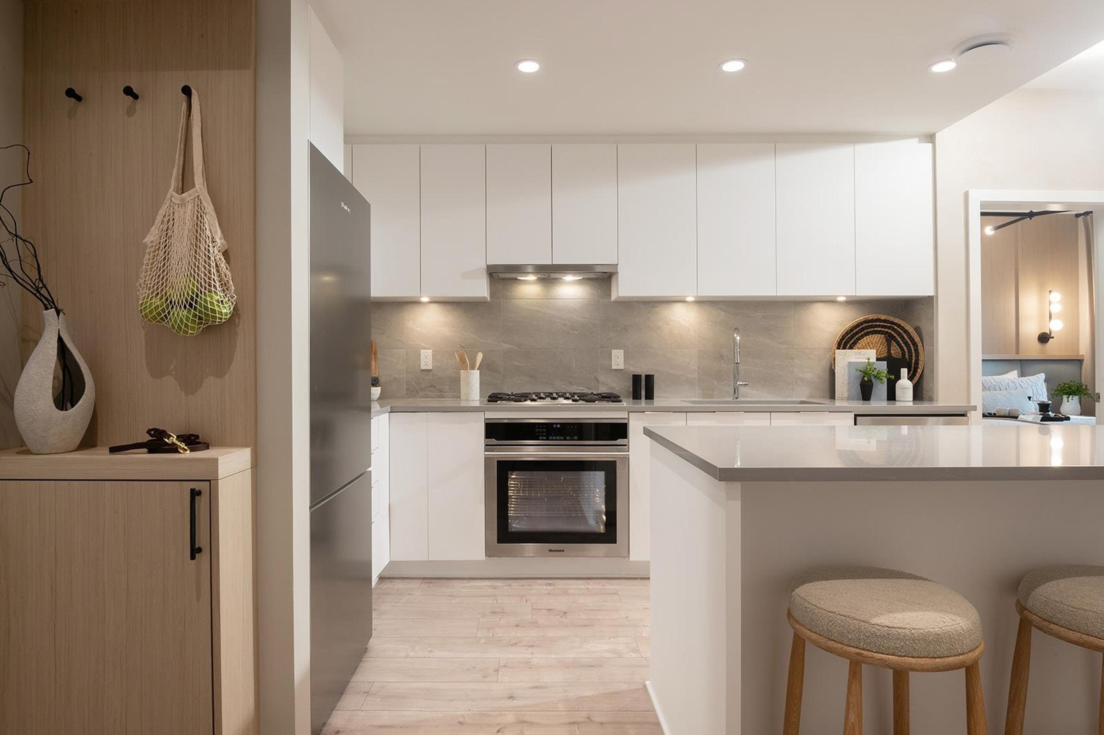 #110 625 COTTONWOOD AVENUE - Image 2