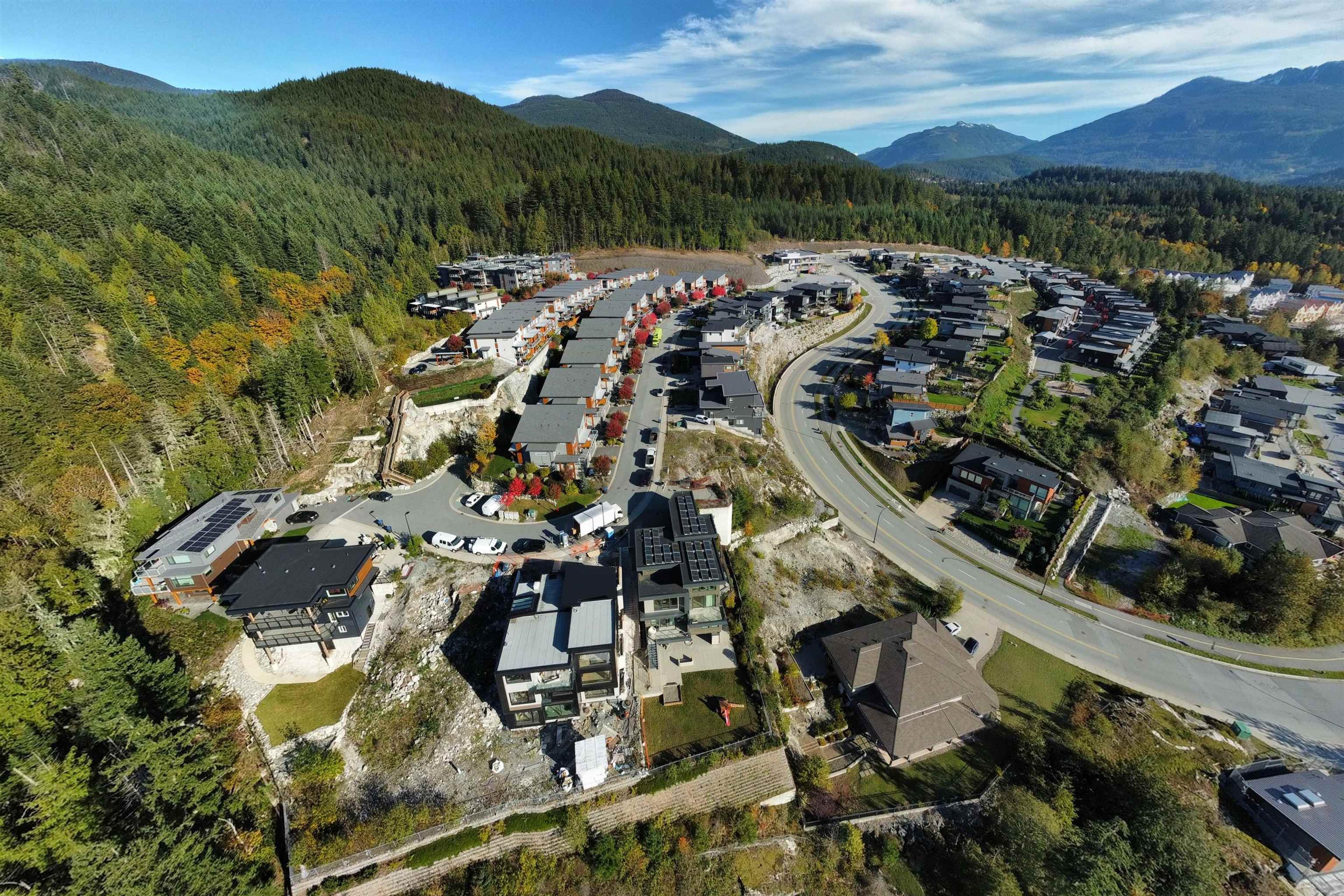41331 Horizon Drive, Squamish - Exteriors - Full Complex View, Drone/Aerial View - Photo 3