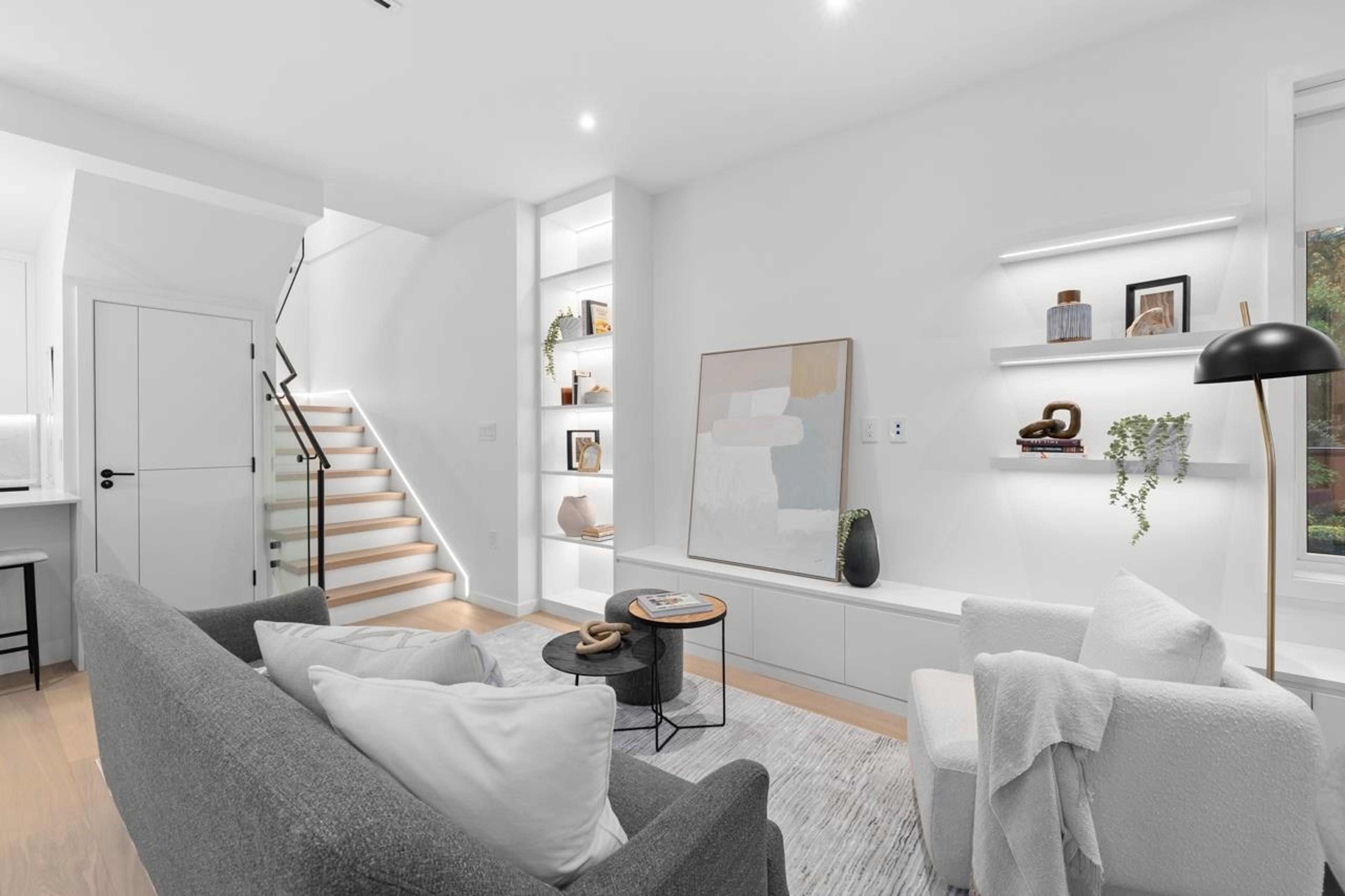 683 W 18TH AVENUE - Image 3