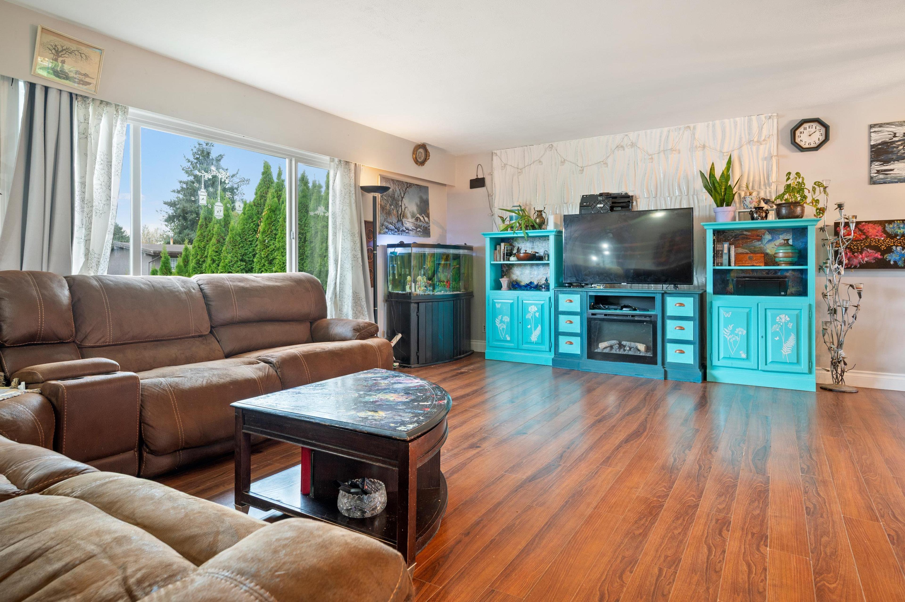 45305 PAISLEY AVENUE - Image 2