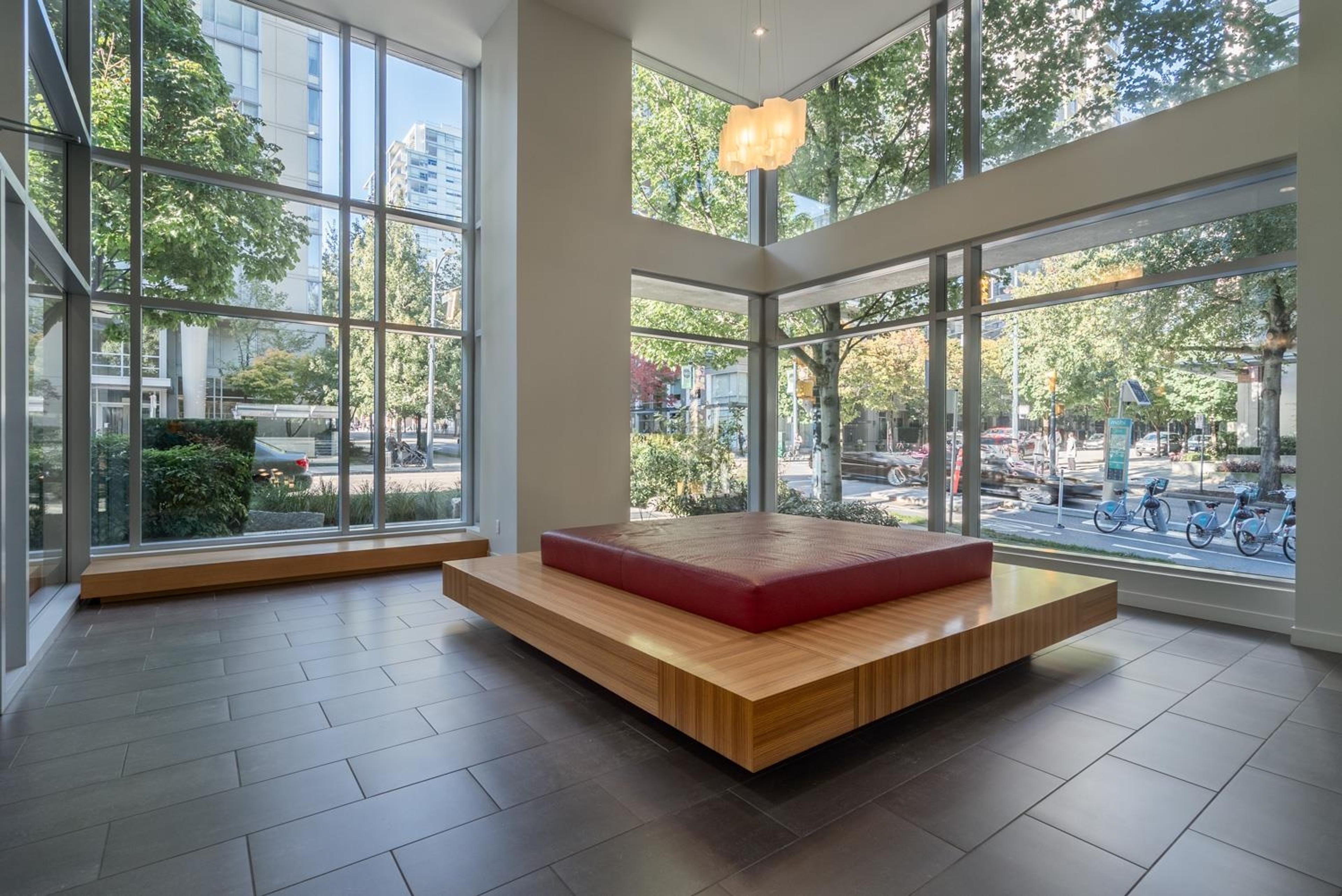 1010 Richards Street, Vancouver - Common Areas - Lobbies / Hallways / Foyers - Photo 1