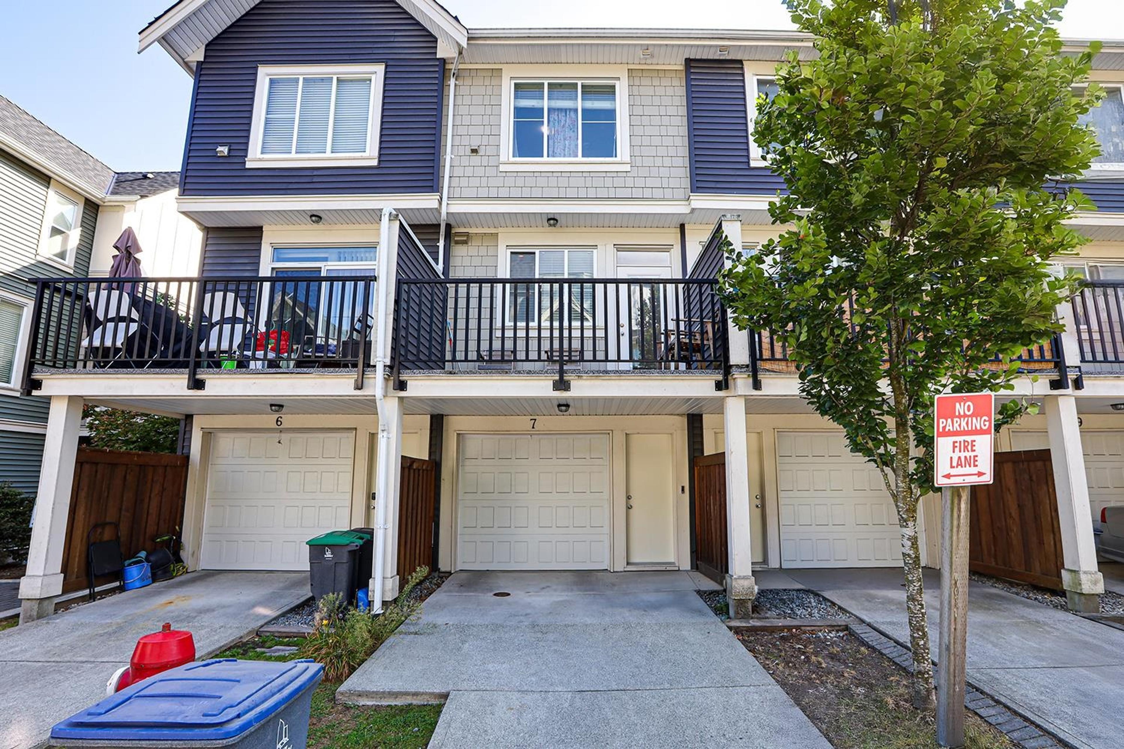 8699 158 Street, Surrey - Exteriors - Photo 7