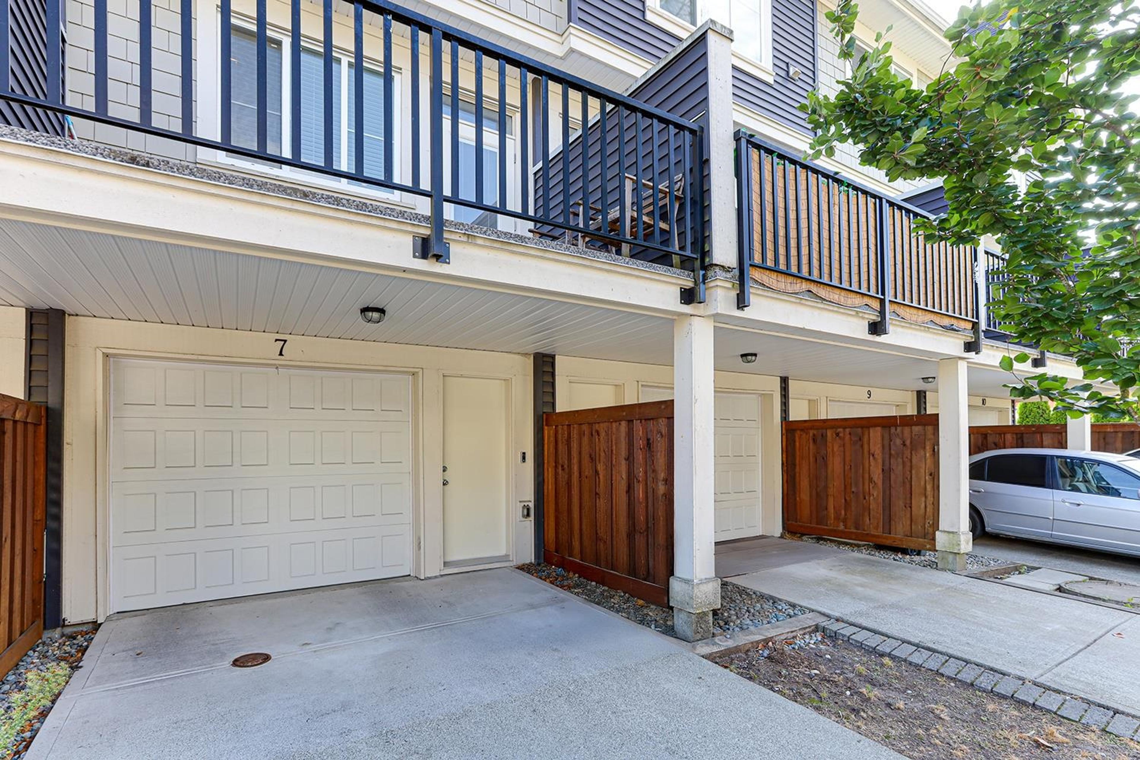 8699 158 Street, Surrey - Exteriors - Photo 9