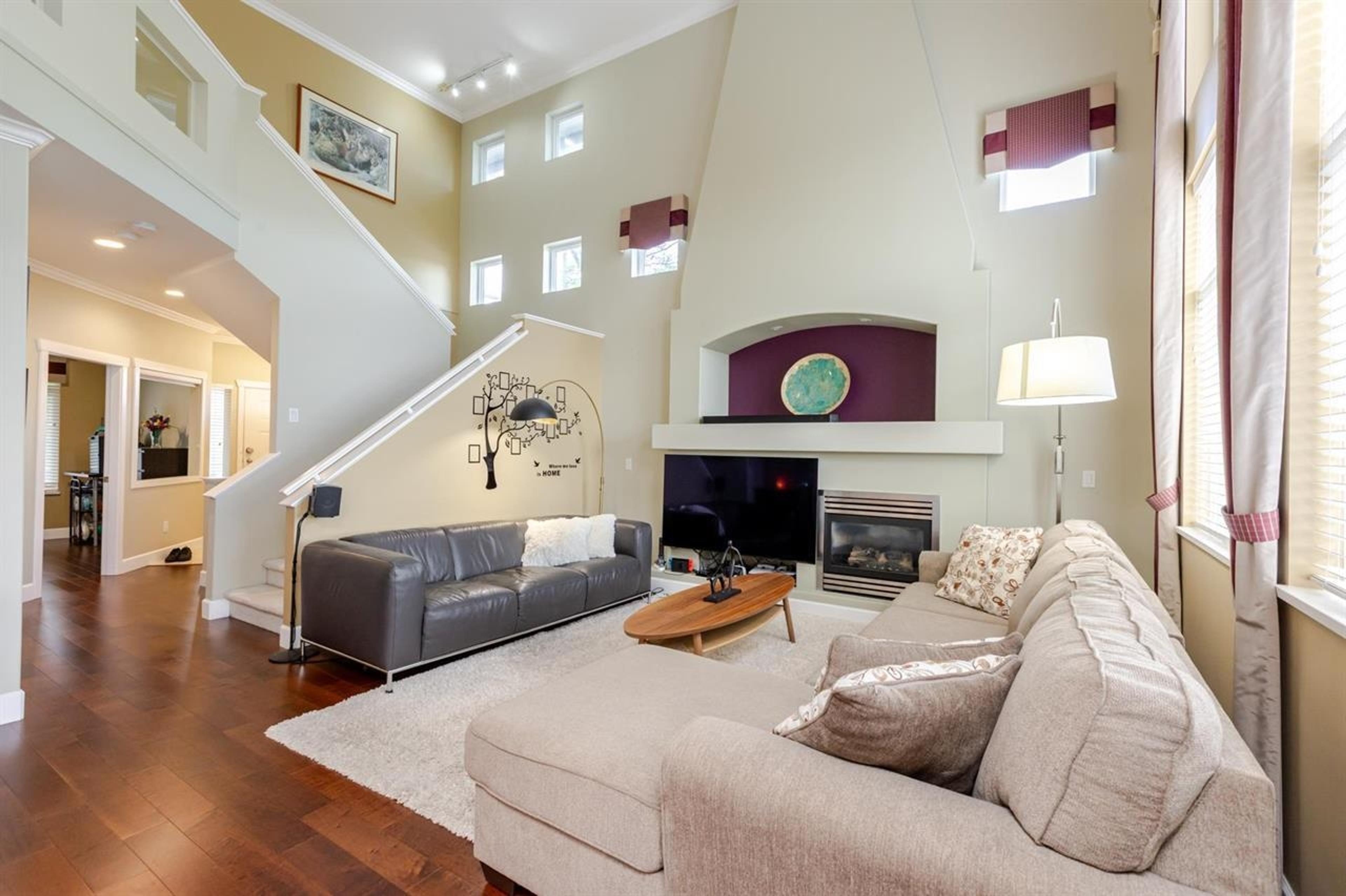 20216 70A AVENUE - Image 2