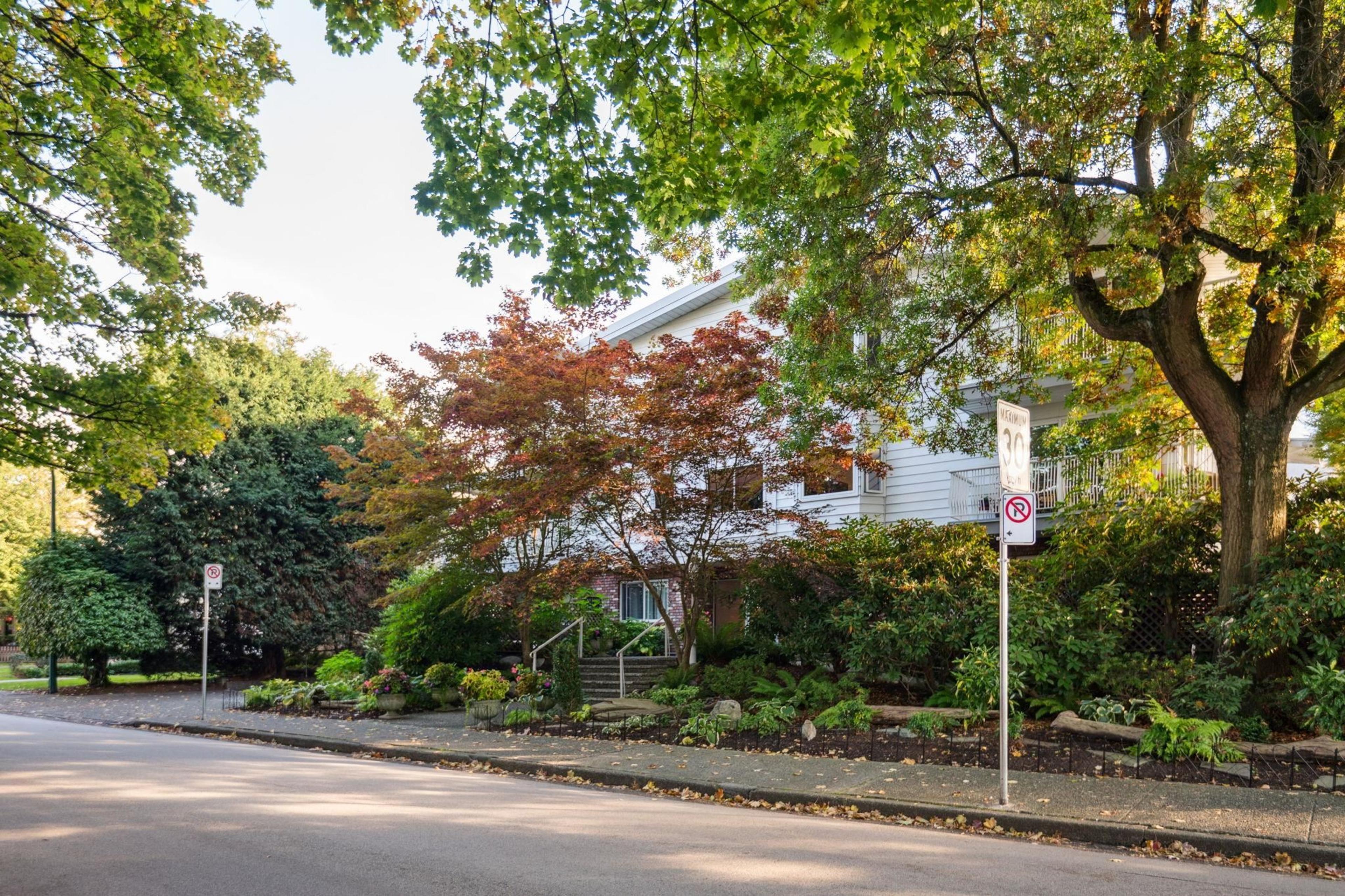 1696 W 10th Avenue, Vancouver - Exteriors - Photo 1