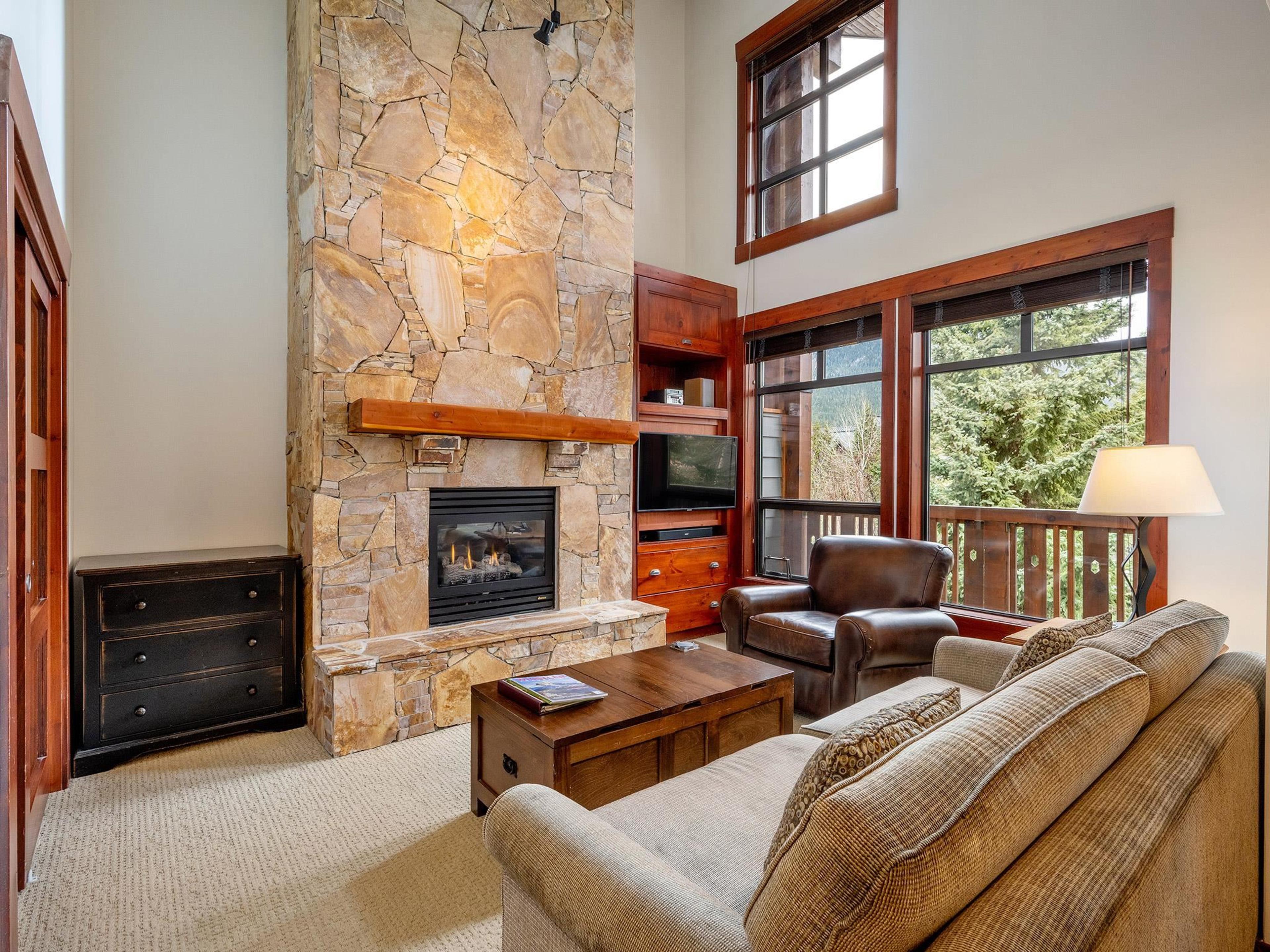 #208 2202 GONDOLA WAY - Image 2