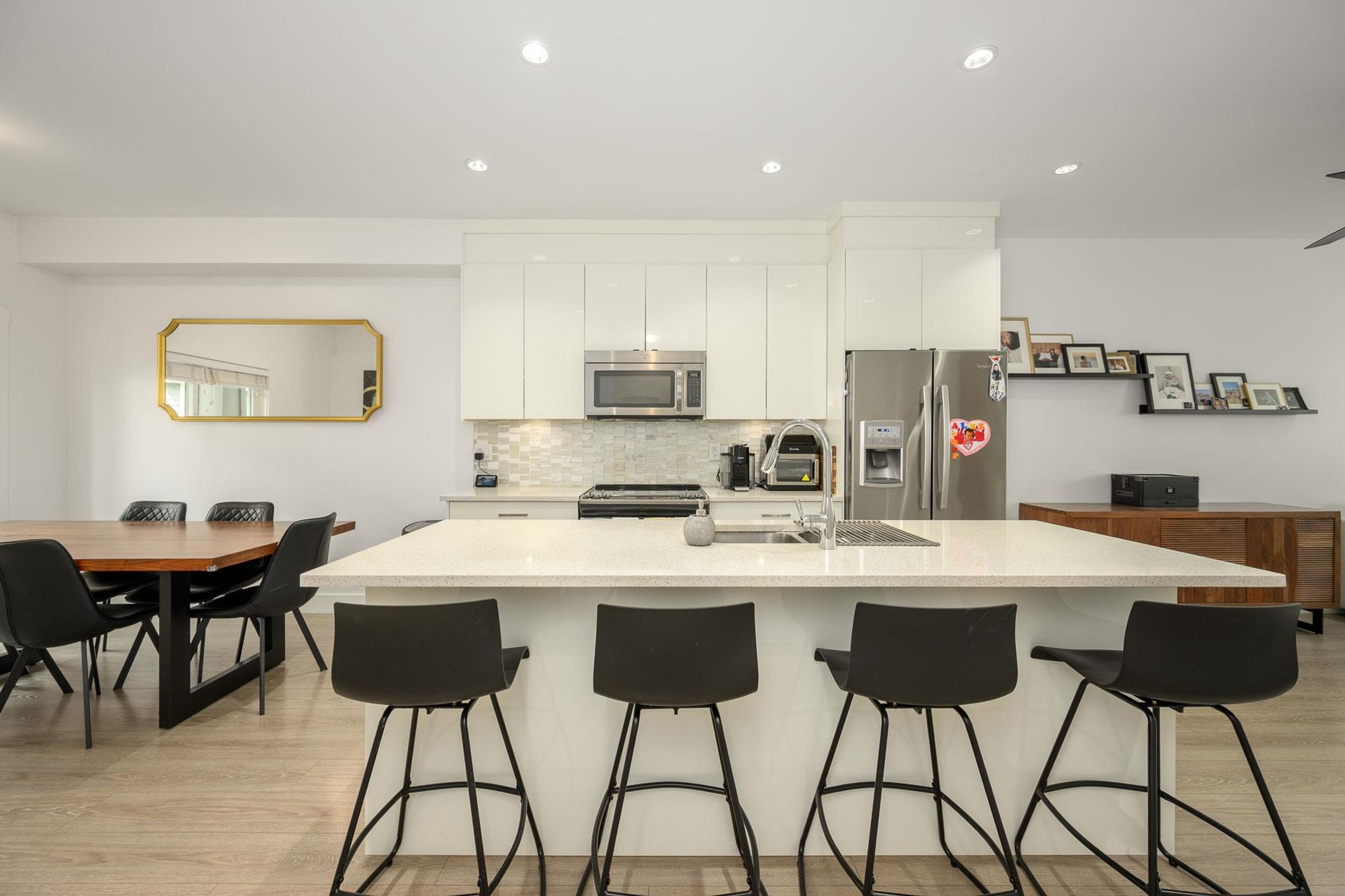 #51 20860 76 AVENUE - Main Image