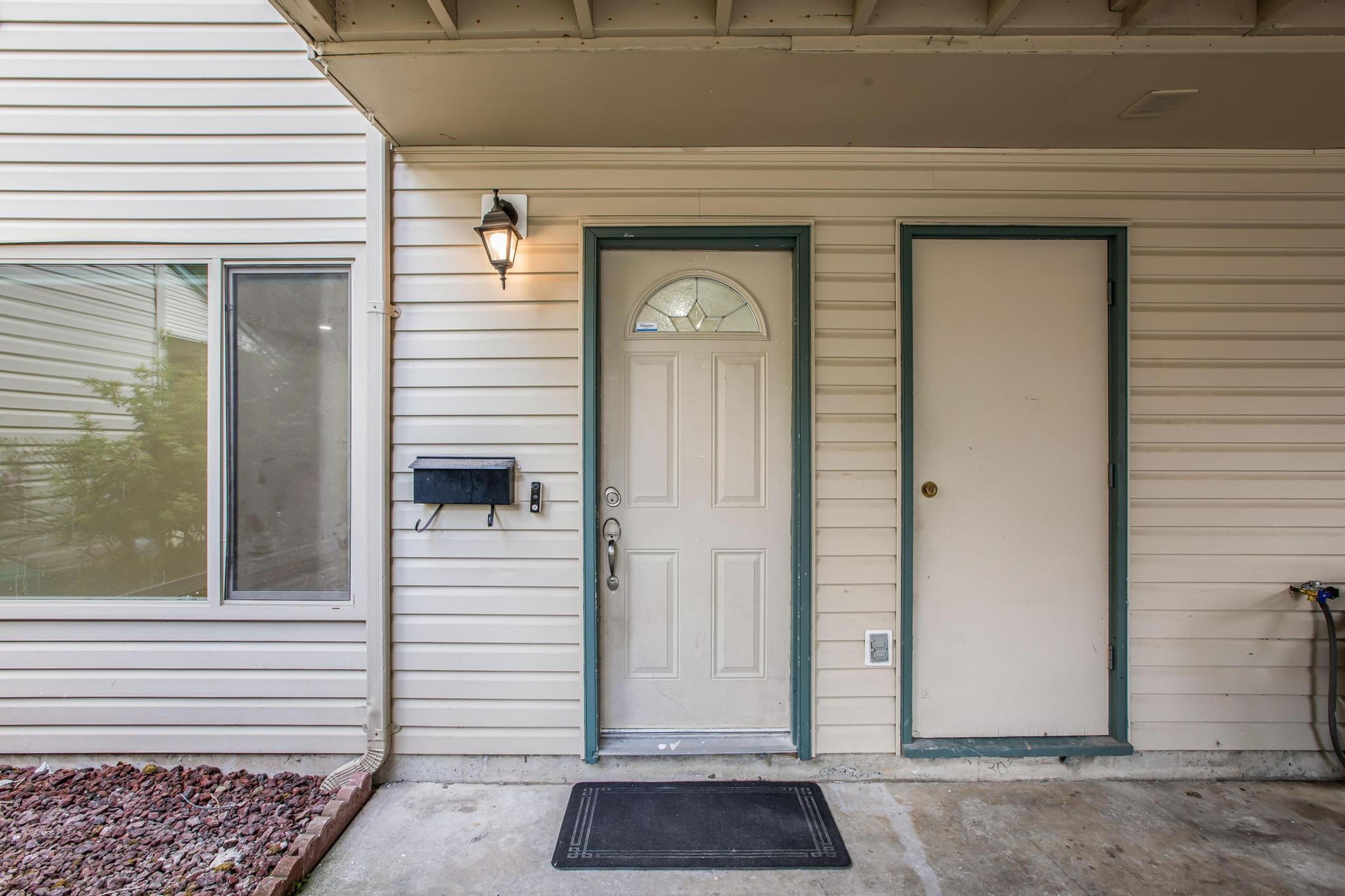 32310 Mouat Drive, Abbotsford - Exteriors - Photo 2