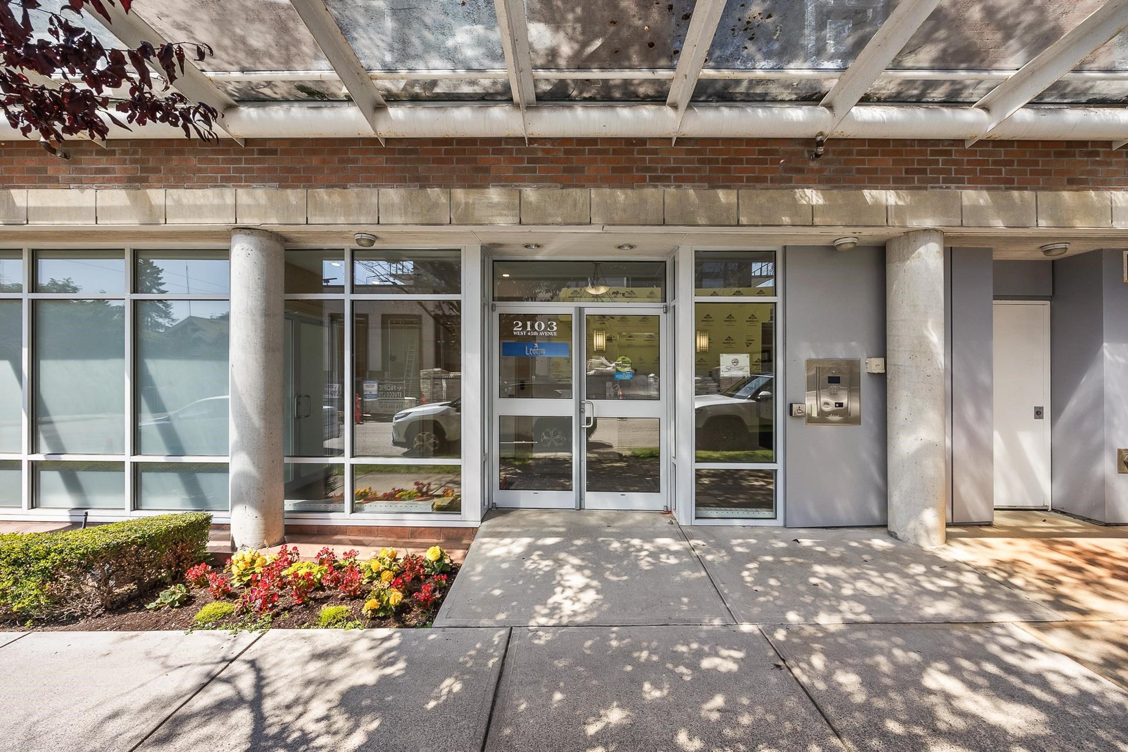 2103 W 45th Avenue, Vancouver - Exteriors - Photo 1