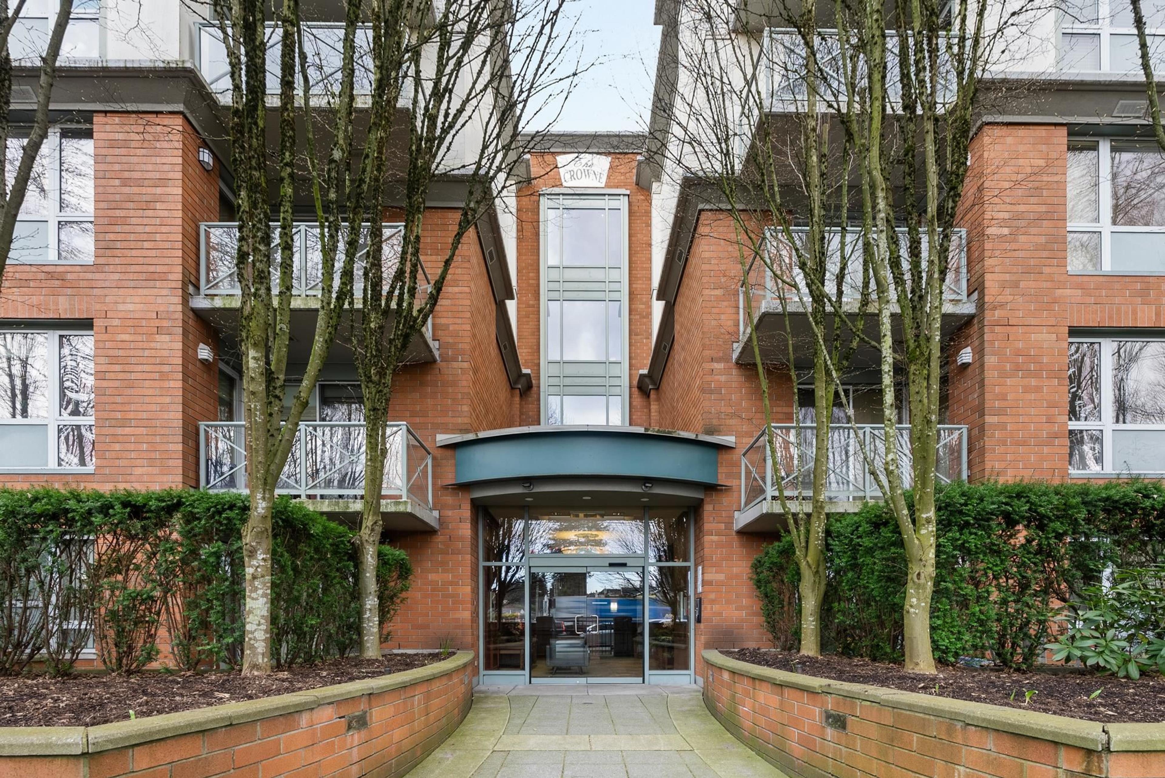 5770 Oak Street, Vancouver - Exteriors - Photo 1