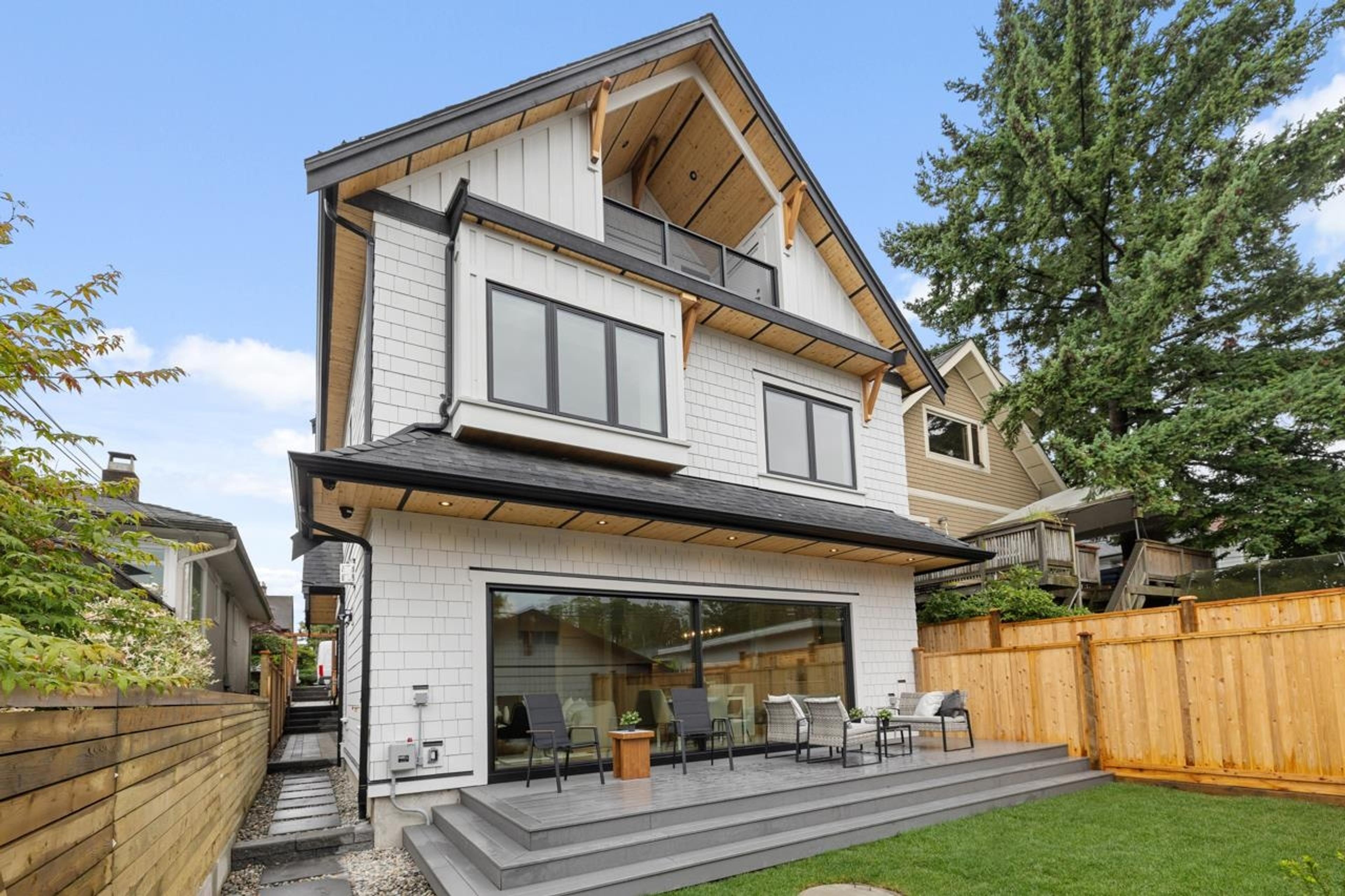 2247 Parker Street, Vancouver - Exteriors - Photo 1