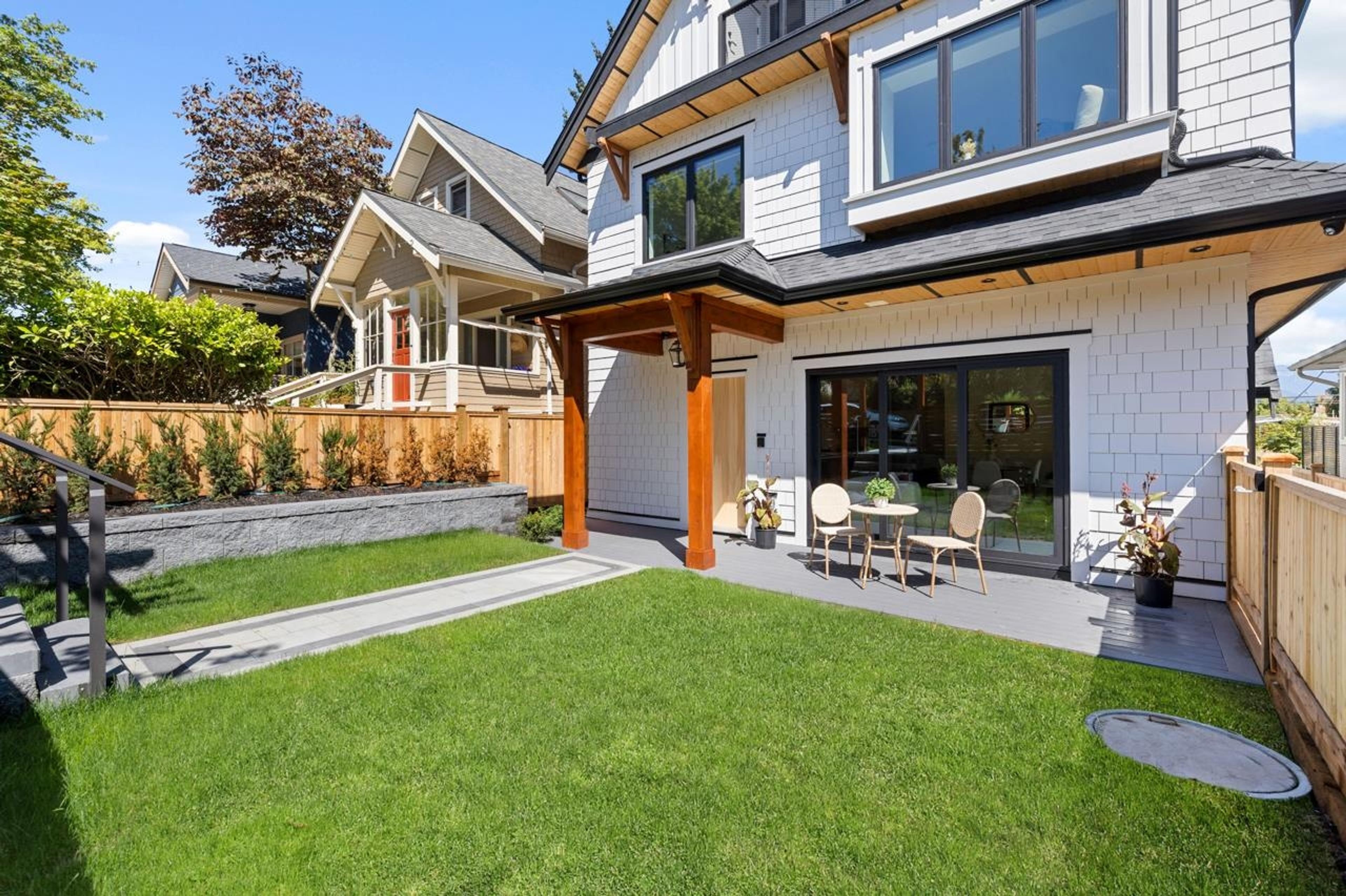 #1 2247 PARKER STREET - Main Image