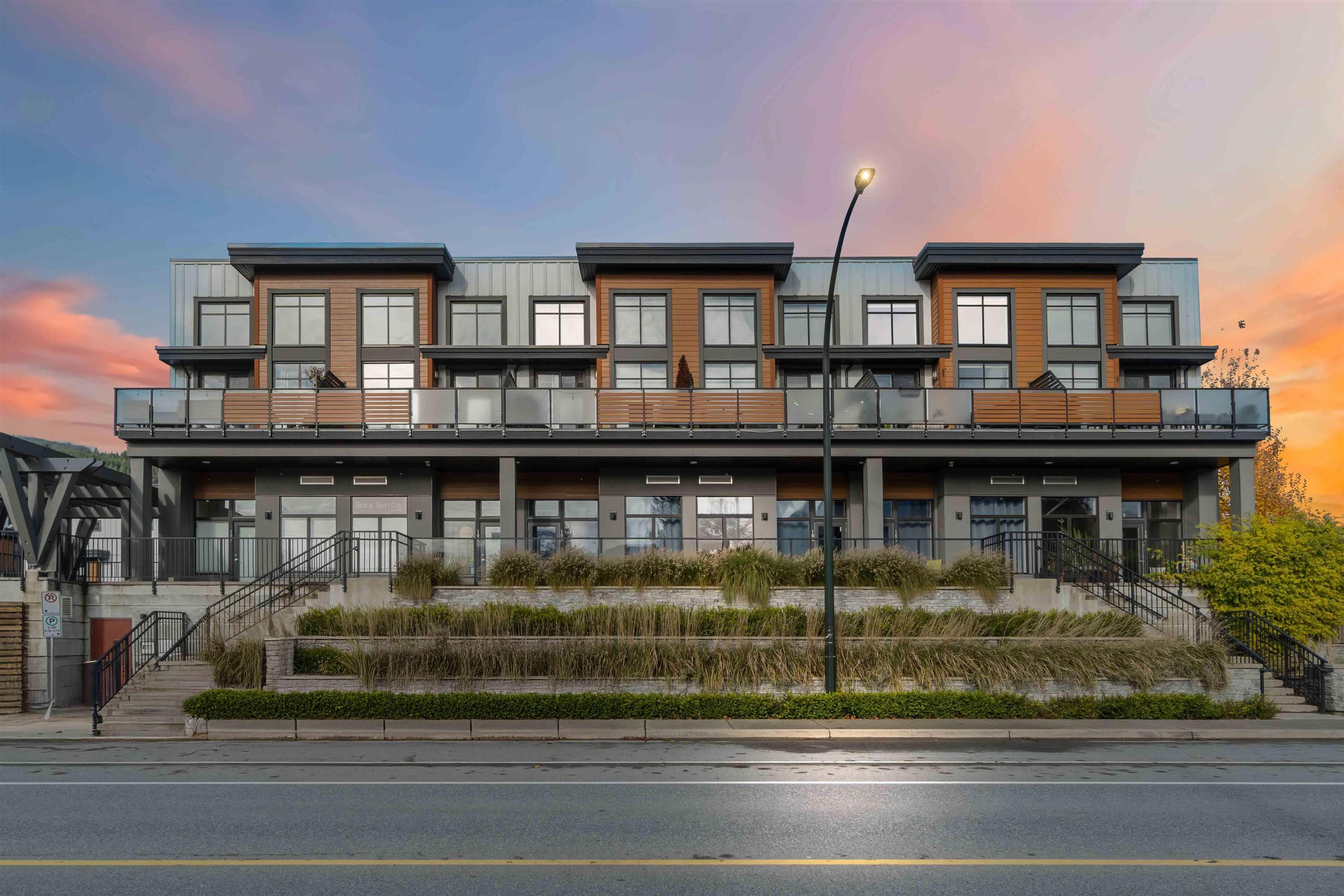 39769 Government Road, Squamish - Exteriors - Full Complex View - Photo 3