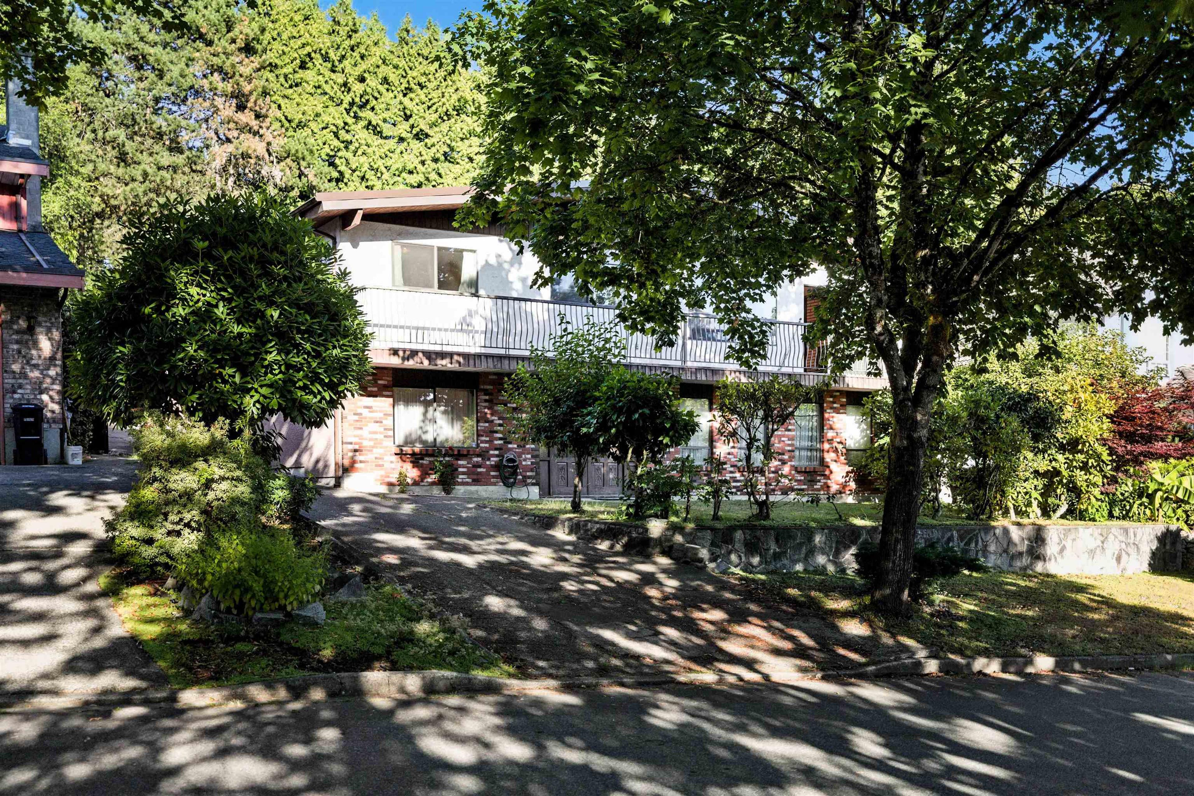 1362 PHILLIPS AVENUE - Main Image