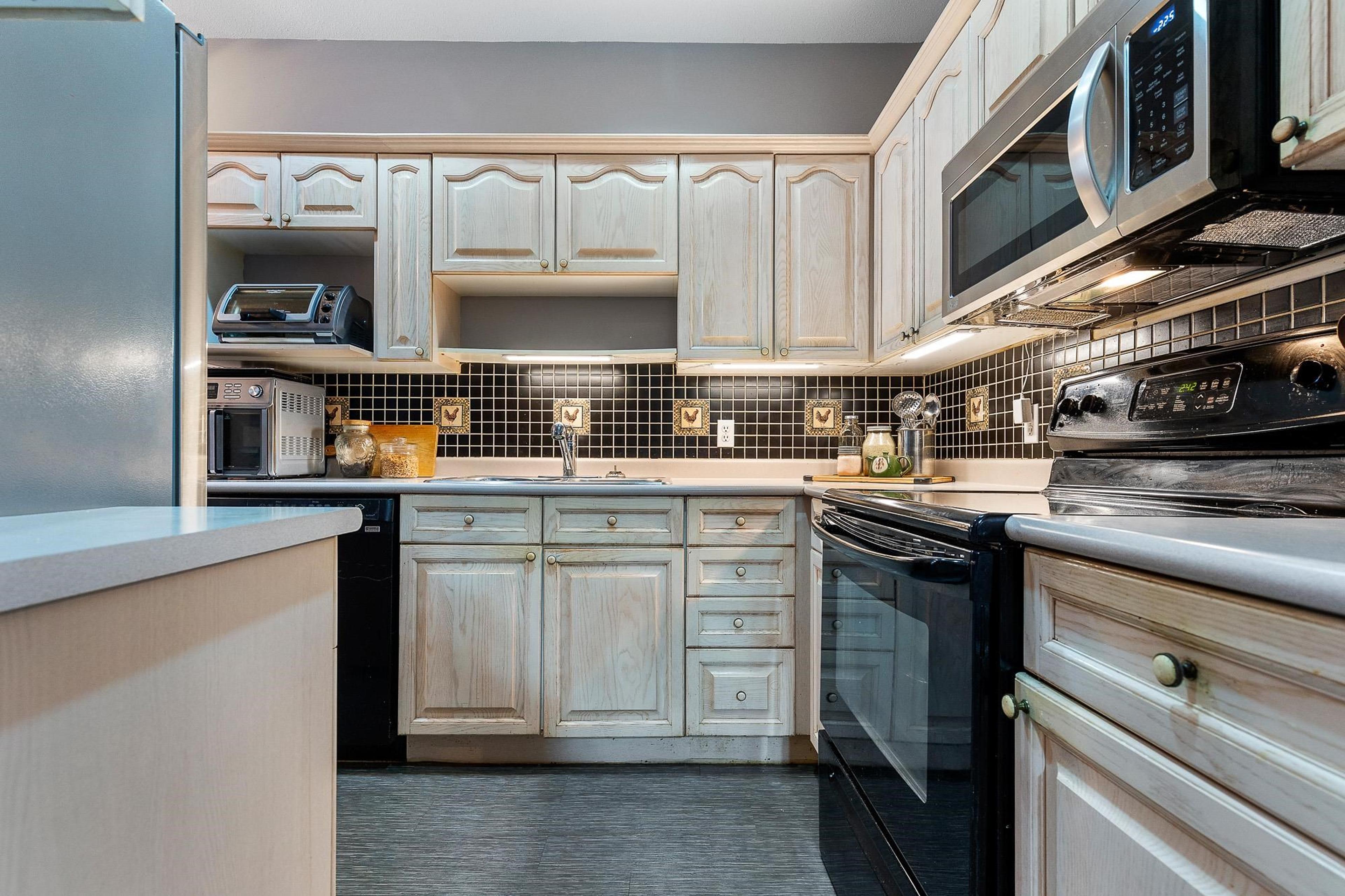 #104 45770 SPADINA AVENUE - Image 2