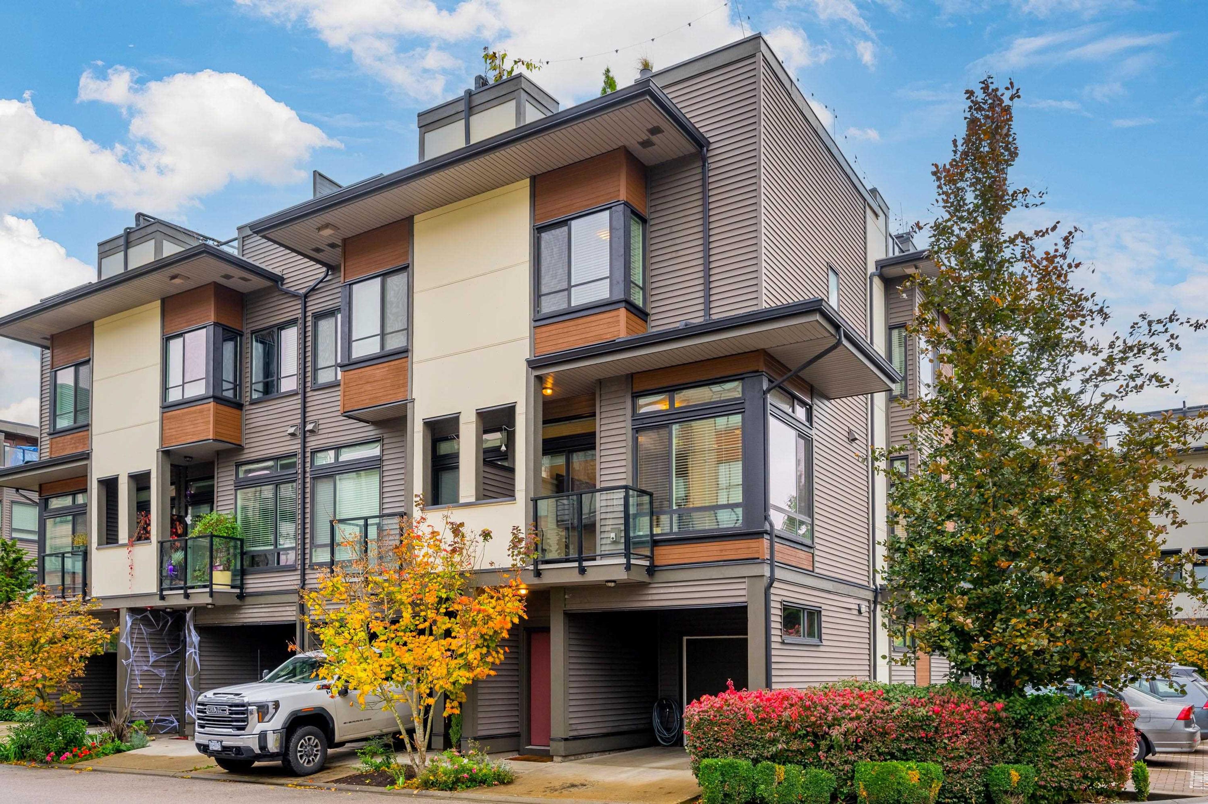 7811 209 Street, Langley - Exteriors - Full Complex View - Photo 2