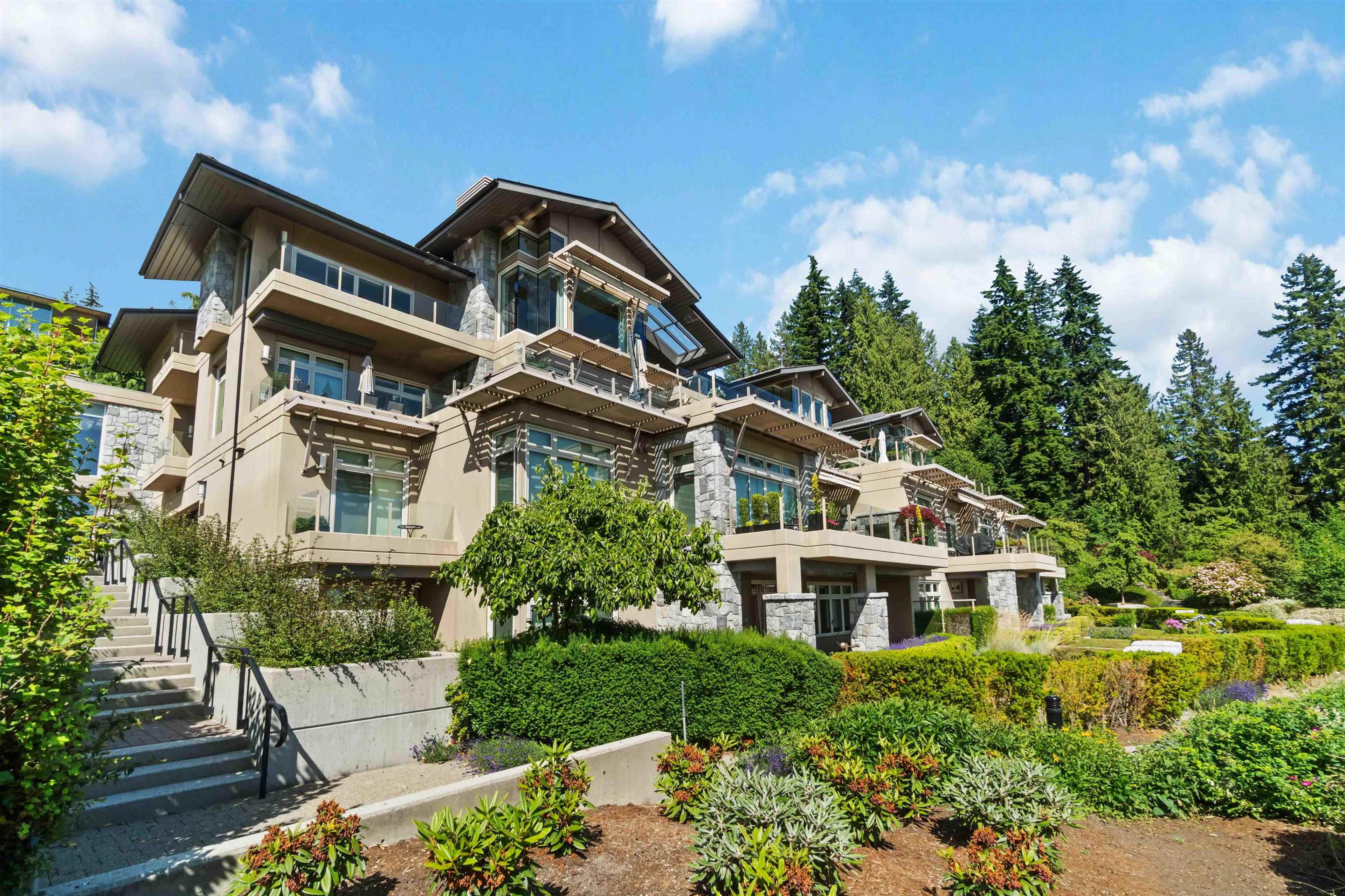 2535 Garden Court, West Vancouver - Exteriors - Full Complex View - Photo 3