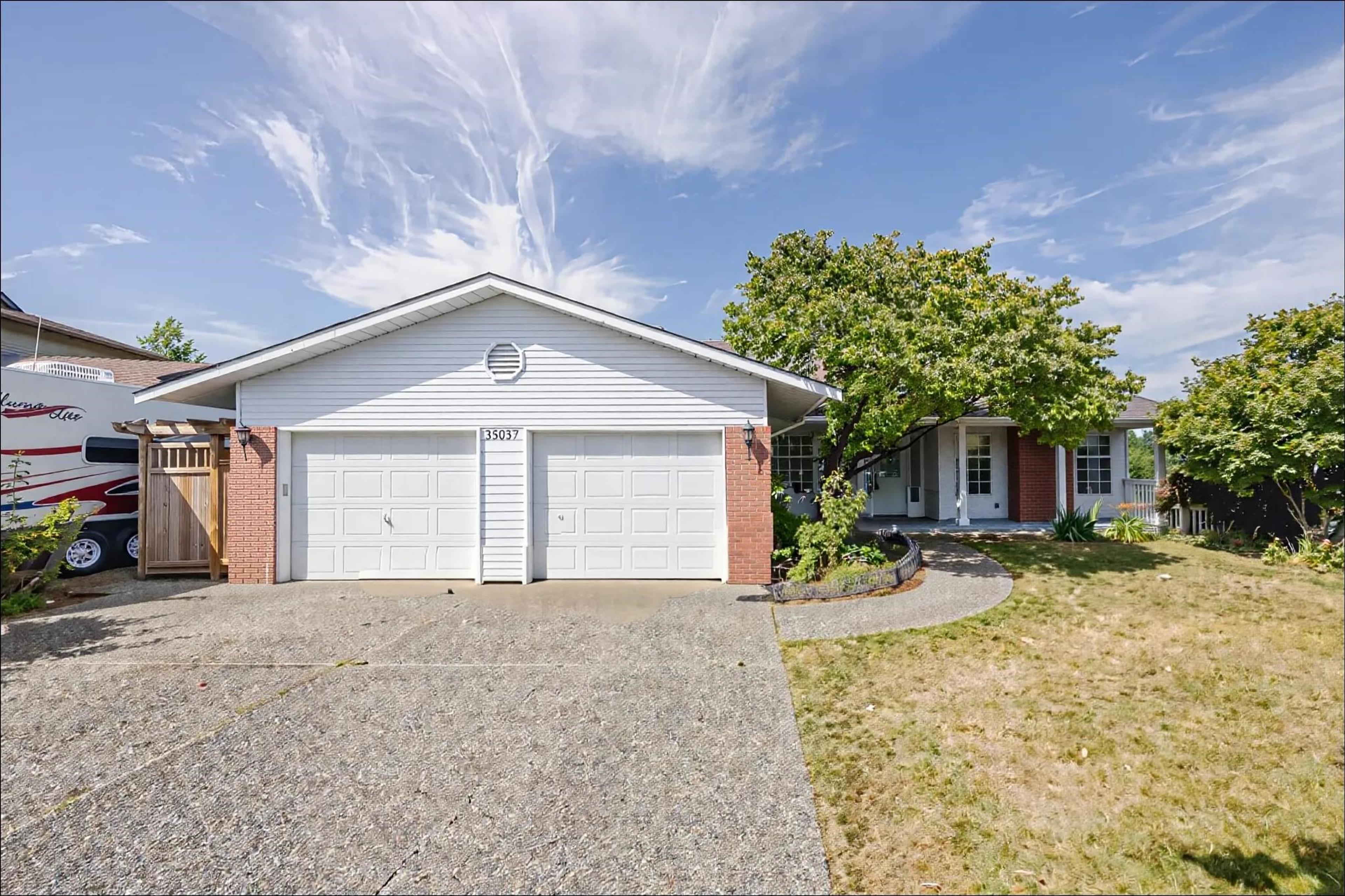 33033 BANFF PLACE - Image 2