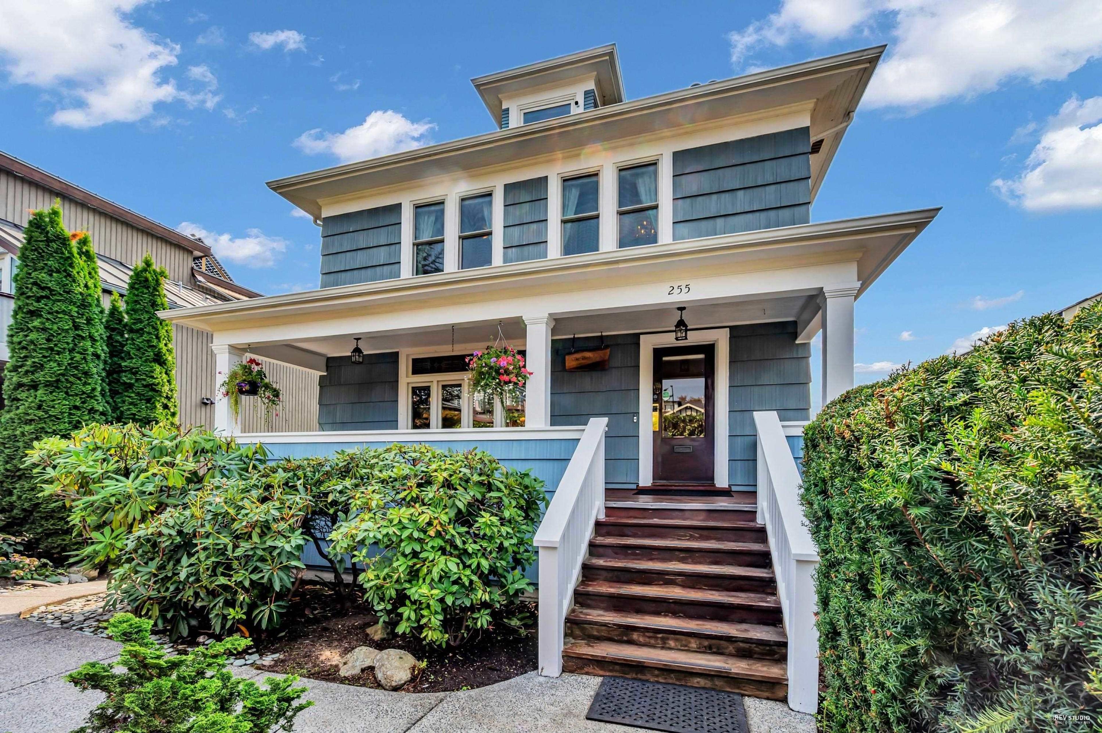 255 W 6th Street, North Vancouver - Exteriors - Photo 1