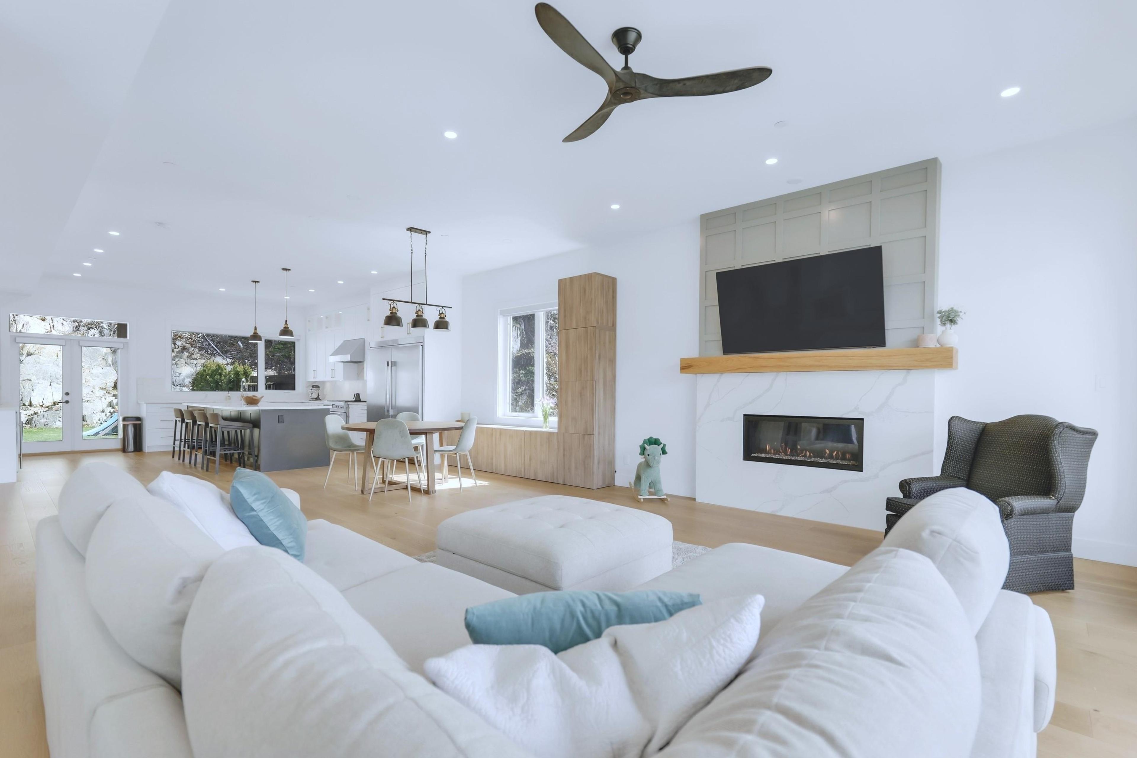 #24 3385 MAMQUAM ROAD - Main Image