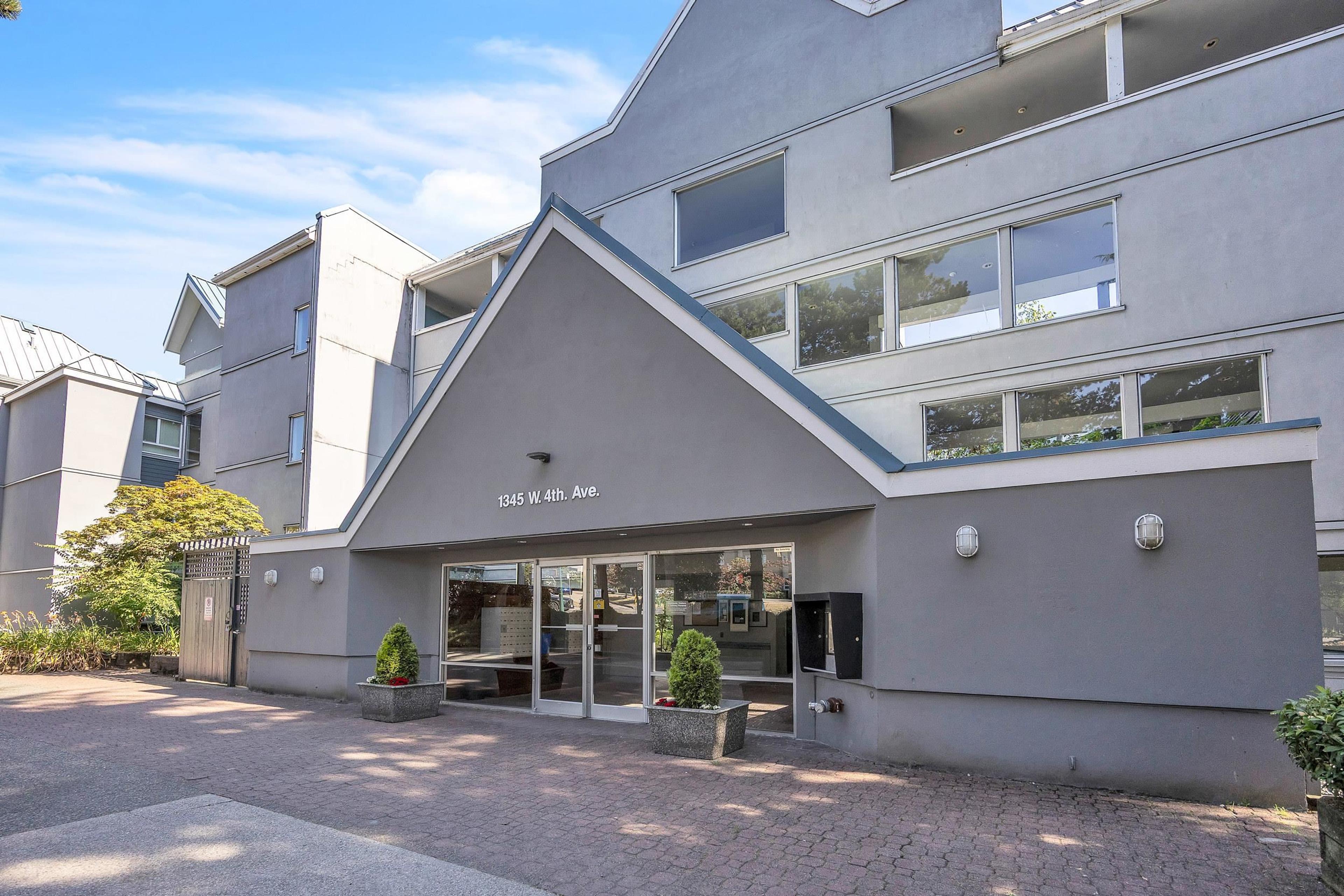 1345 W 4th Avenue, Vancouver - Exteriors - Photo 1