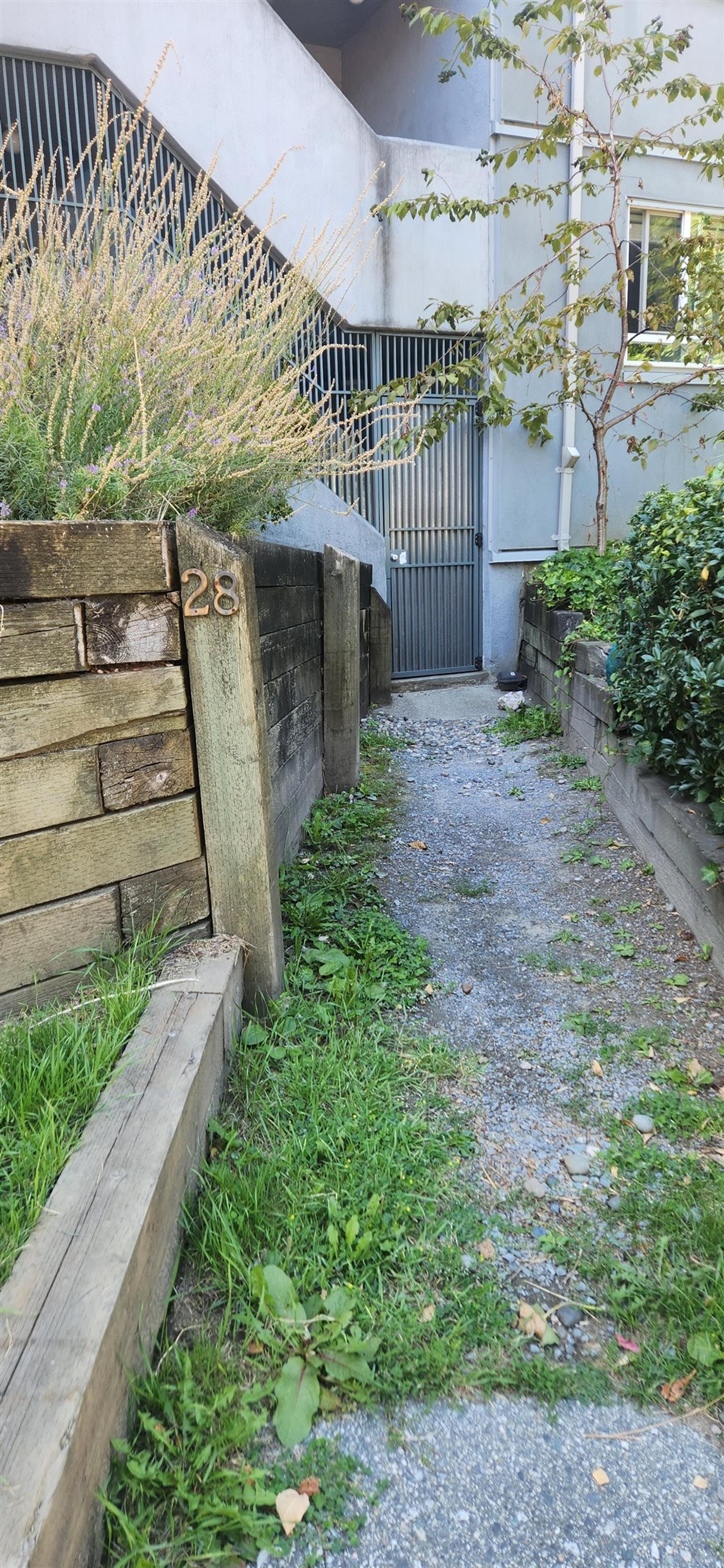 1345 W 4th Avenue, Vancouver - Exteriors - Photo 2