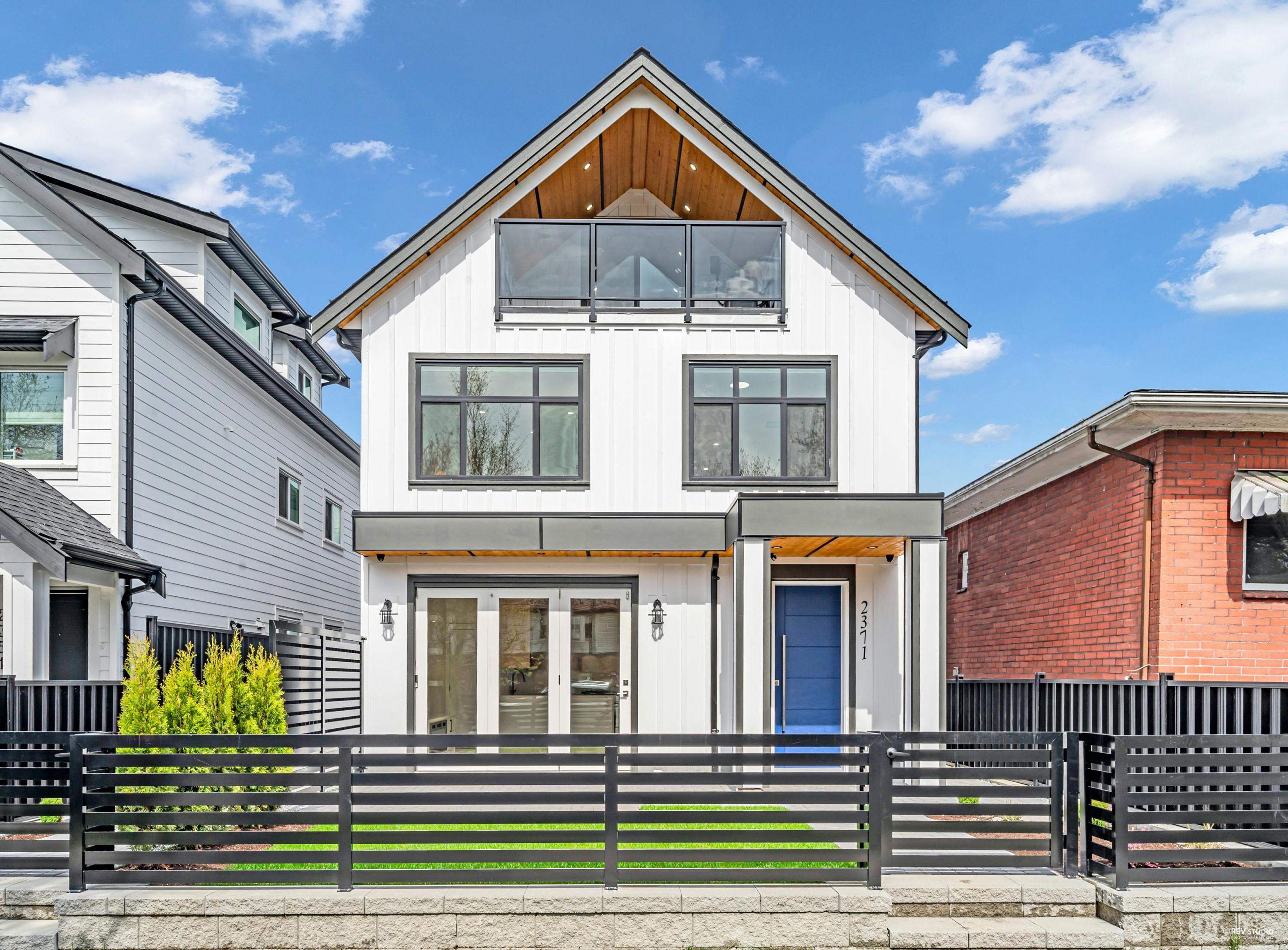 2371 Adanac Street, Vancouver - Exteriors - Photo 2