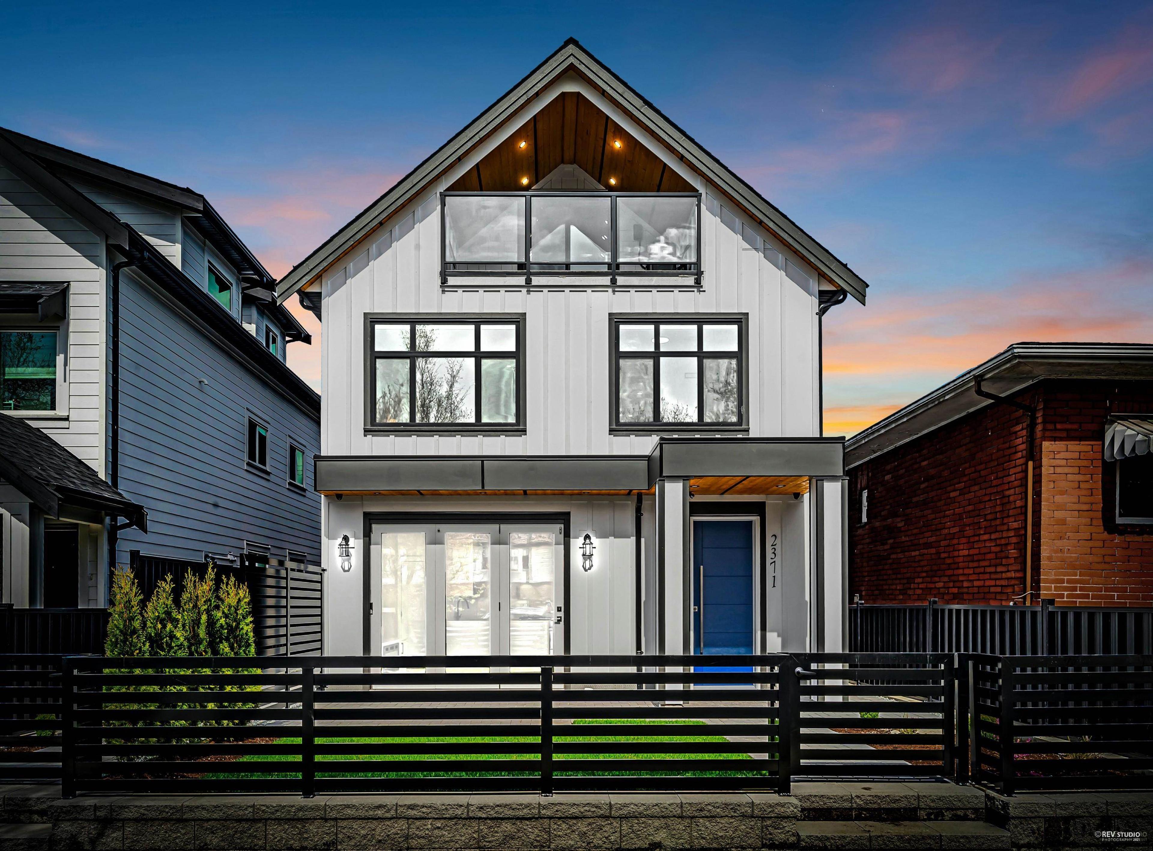 2371 Adanac Street, Vancouver - Exteriors - Photo 3