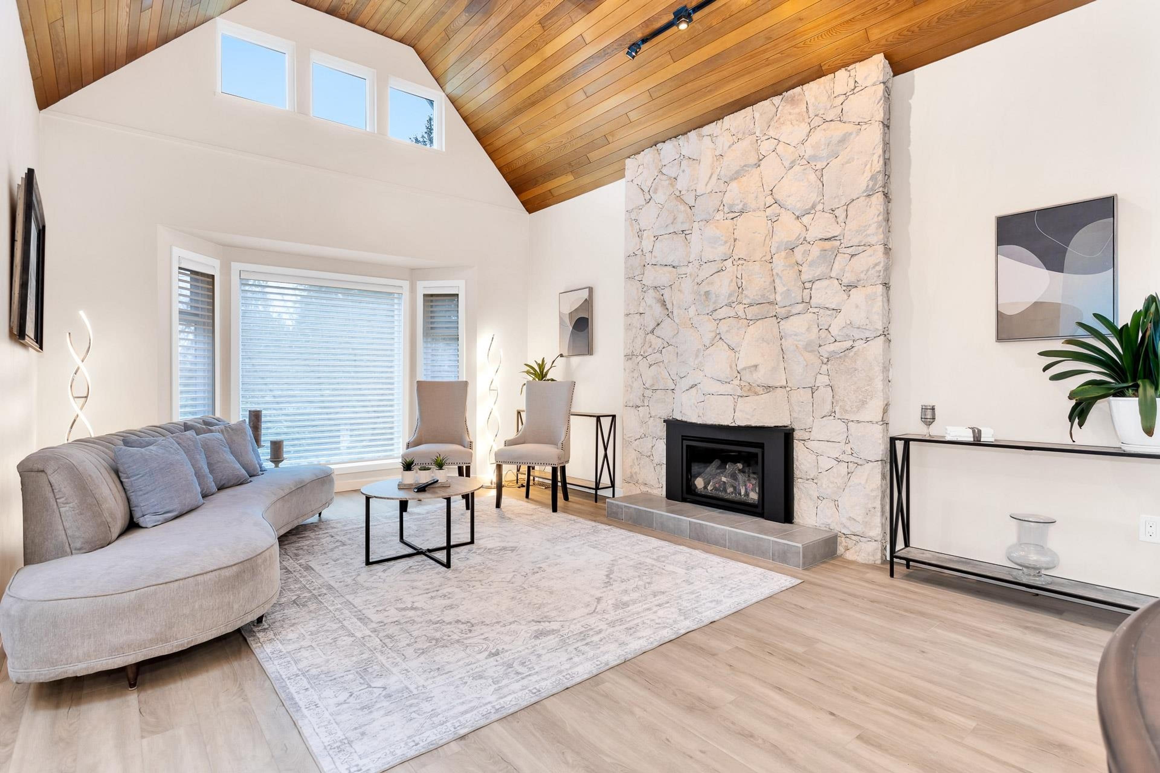 2443 LECLAIR DRIVE - Image 3