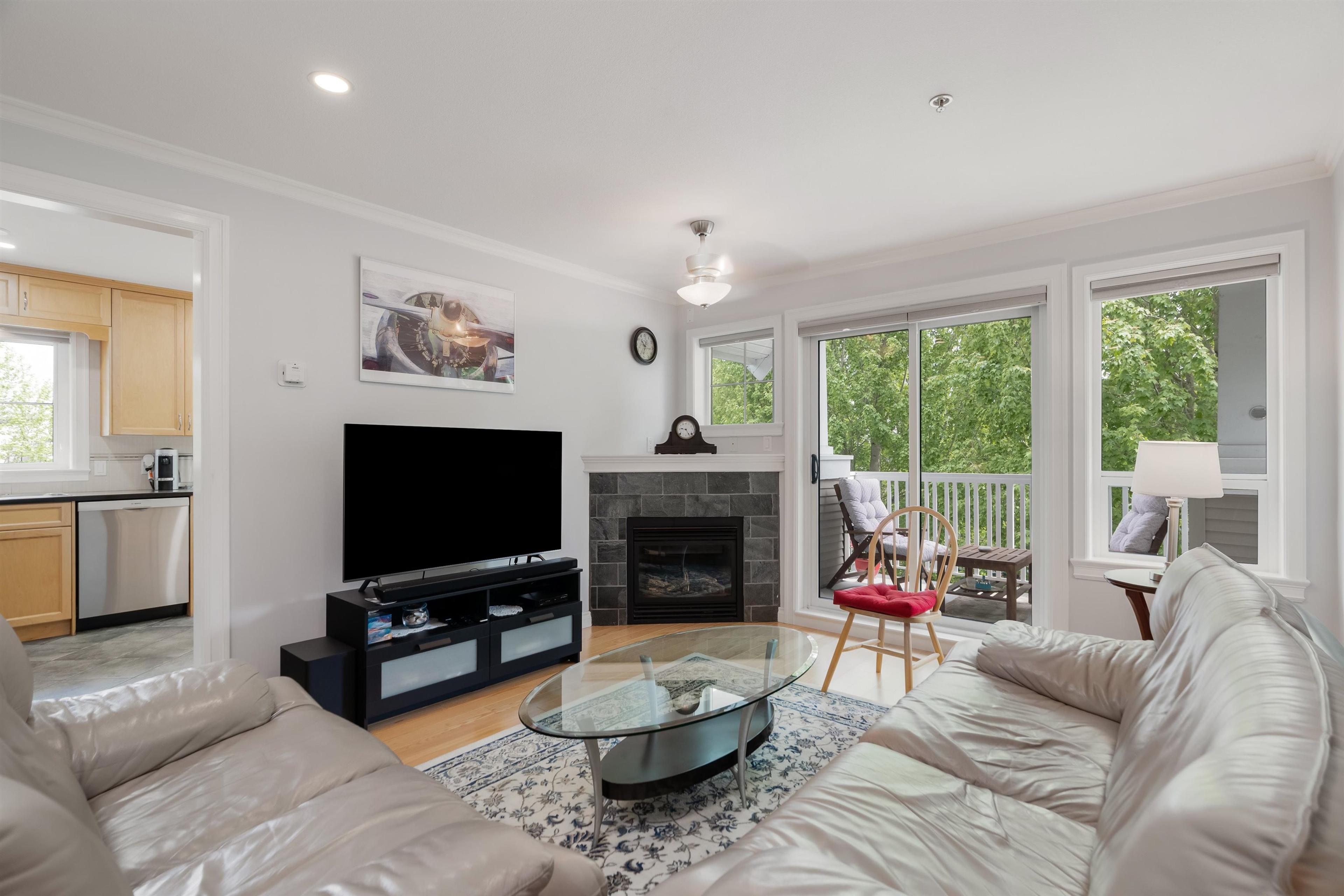 #305 20750 DUNCAN WAY - Image 3