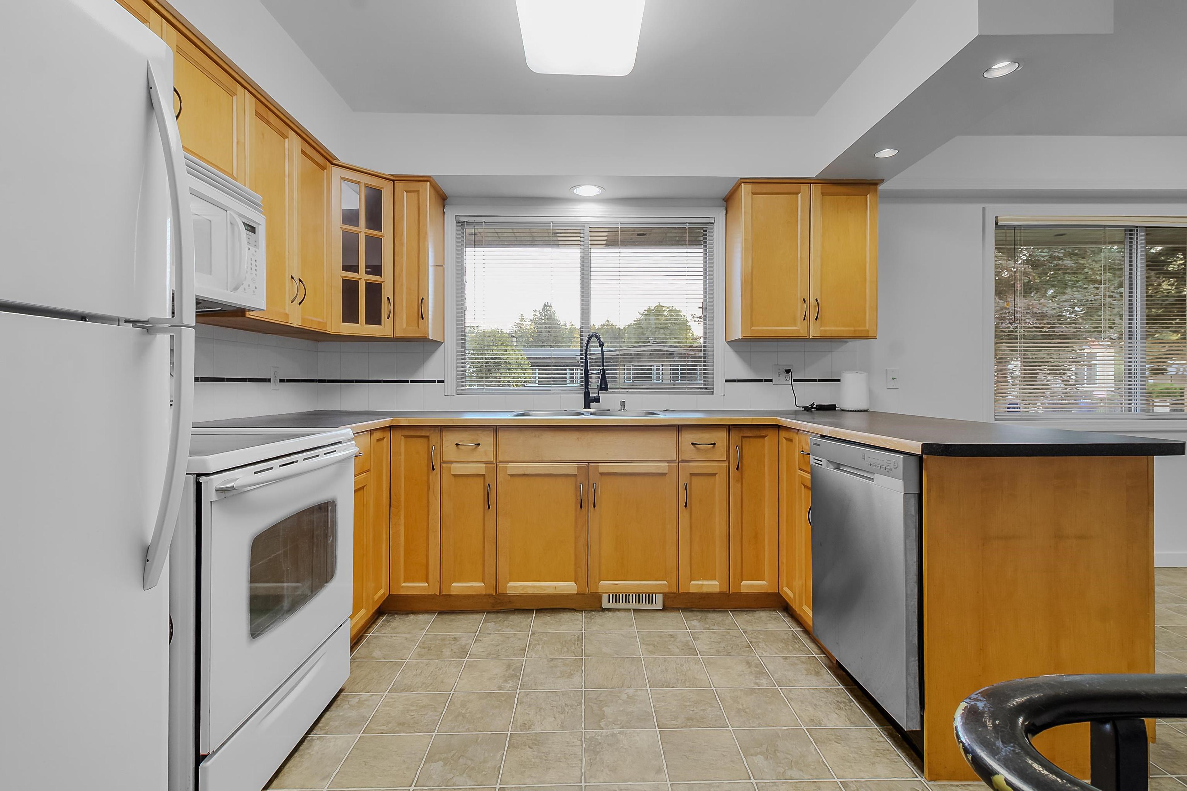 31825 OAK AVENUE - Image 3