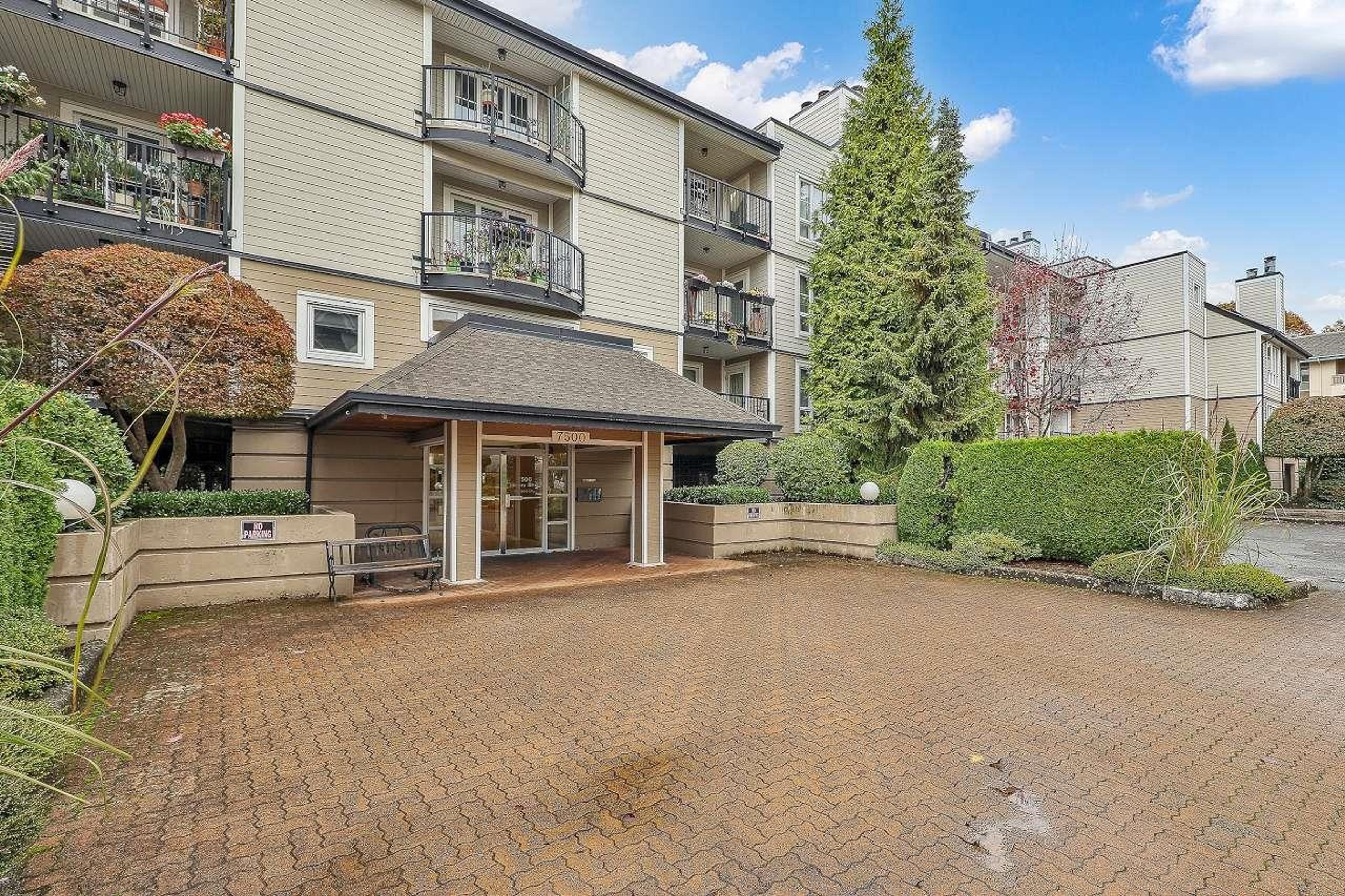 7500 Minoru Boulevard, Richmond - Exteriors - Photo 4