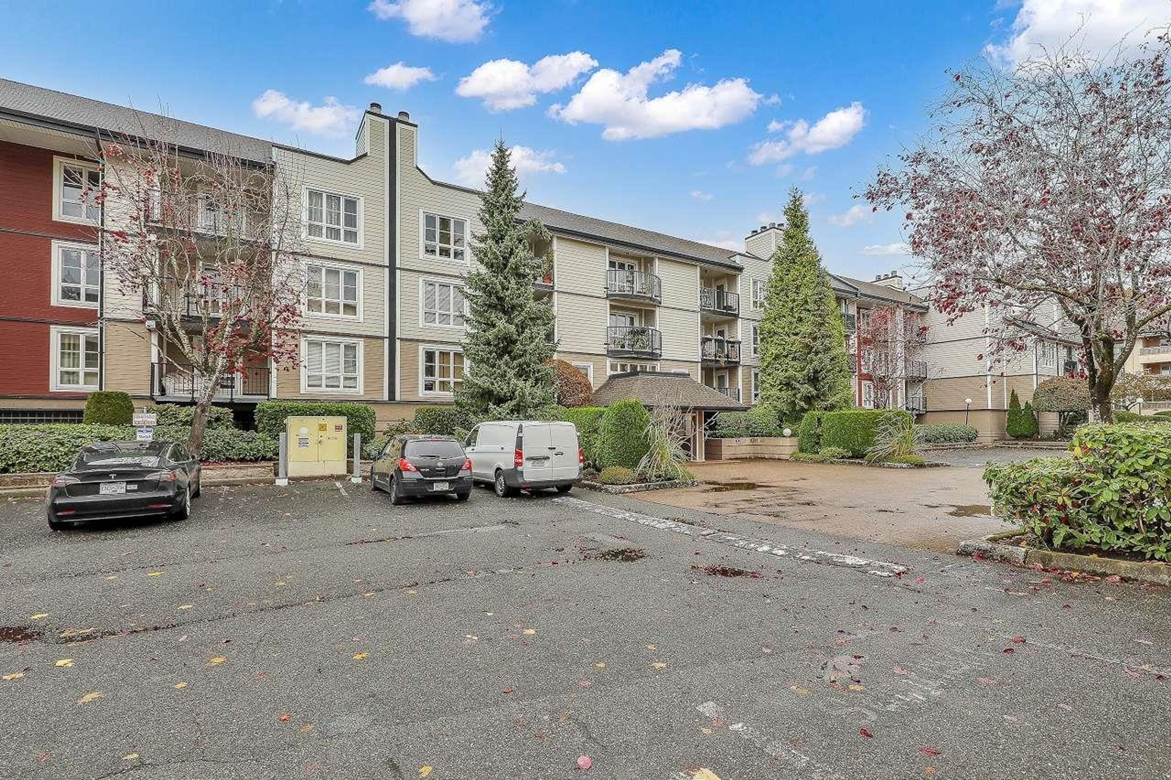 7500 Minoru Boulevard, Richmond - Exteriors - Photo 5