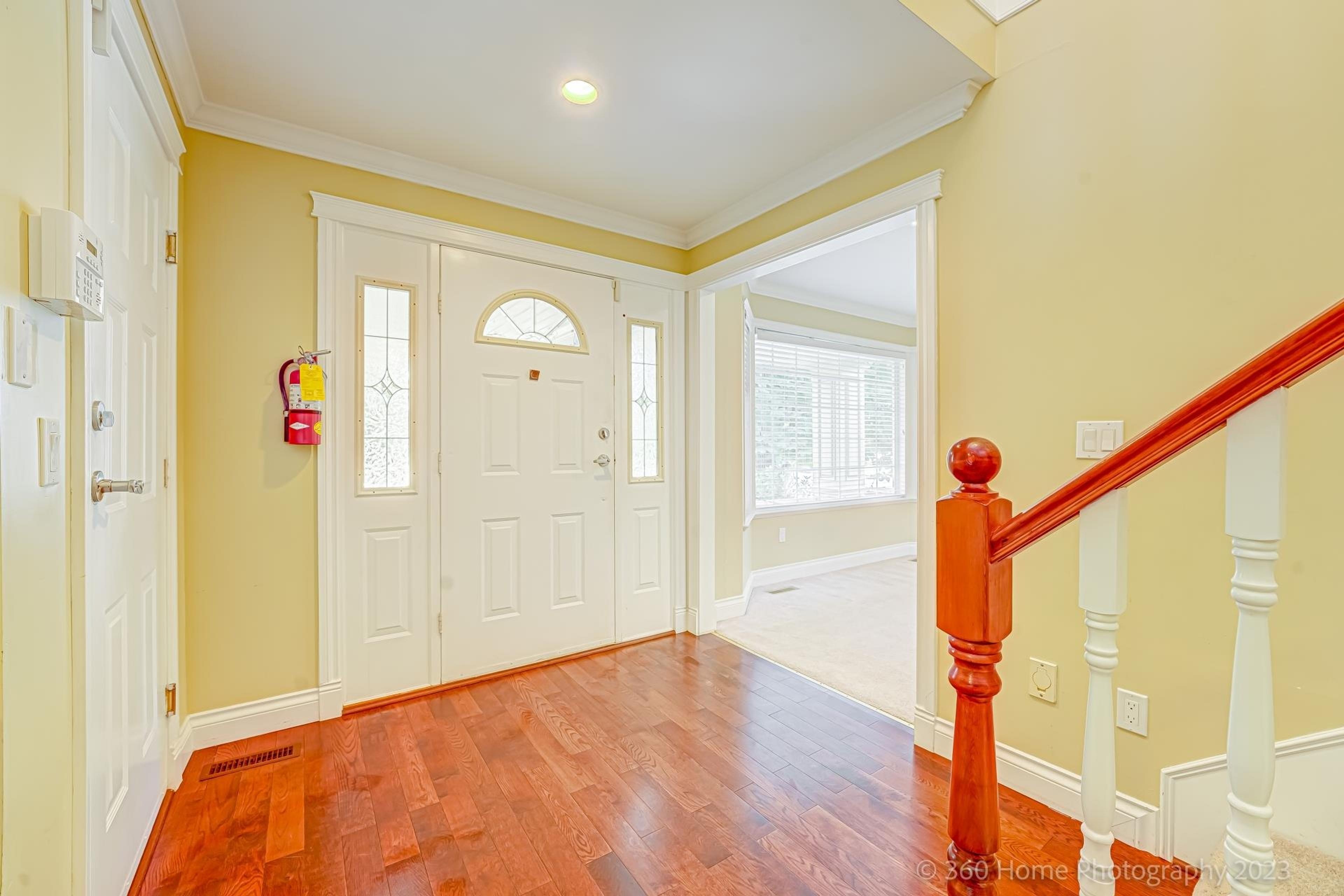 10811 162 STREET - Image 2