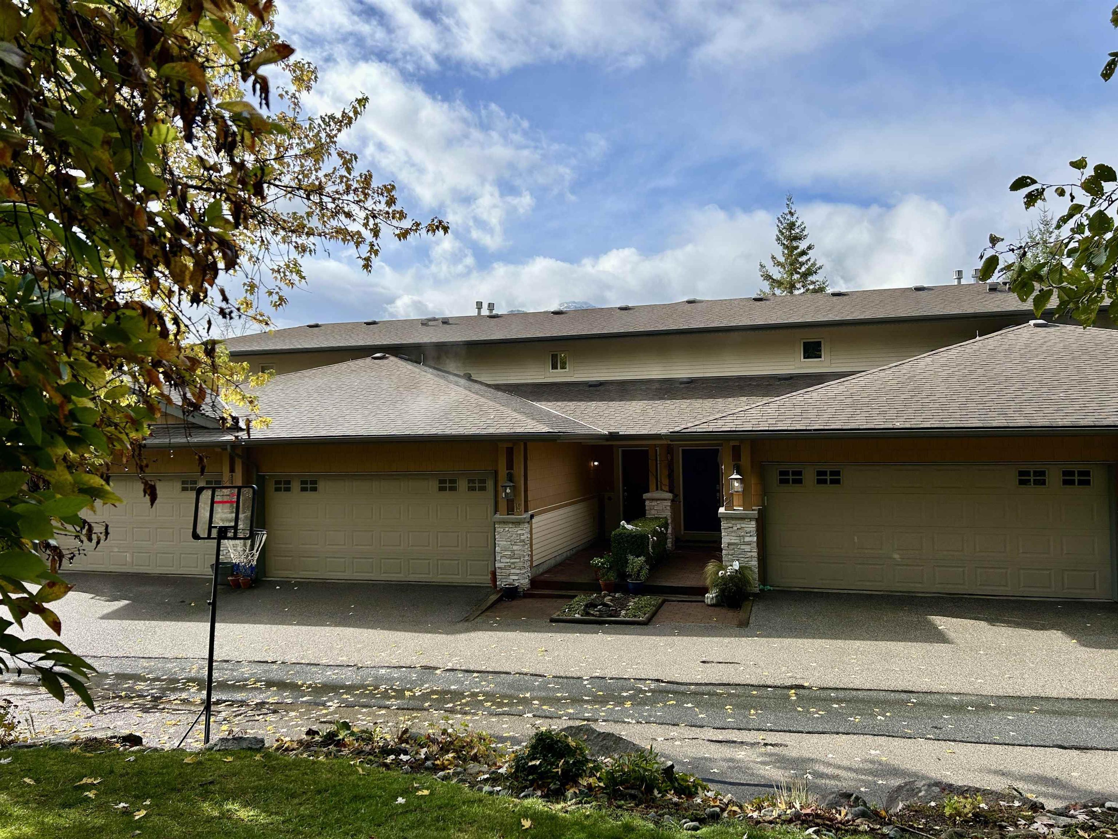 #19 1026 GLACIER VIEW DRIVE - Image 2