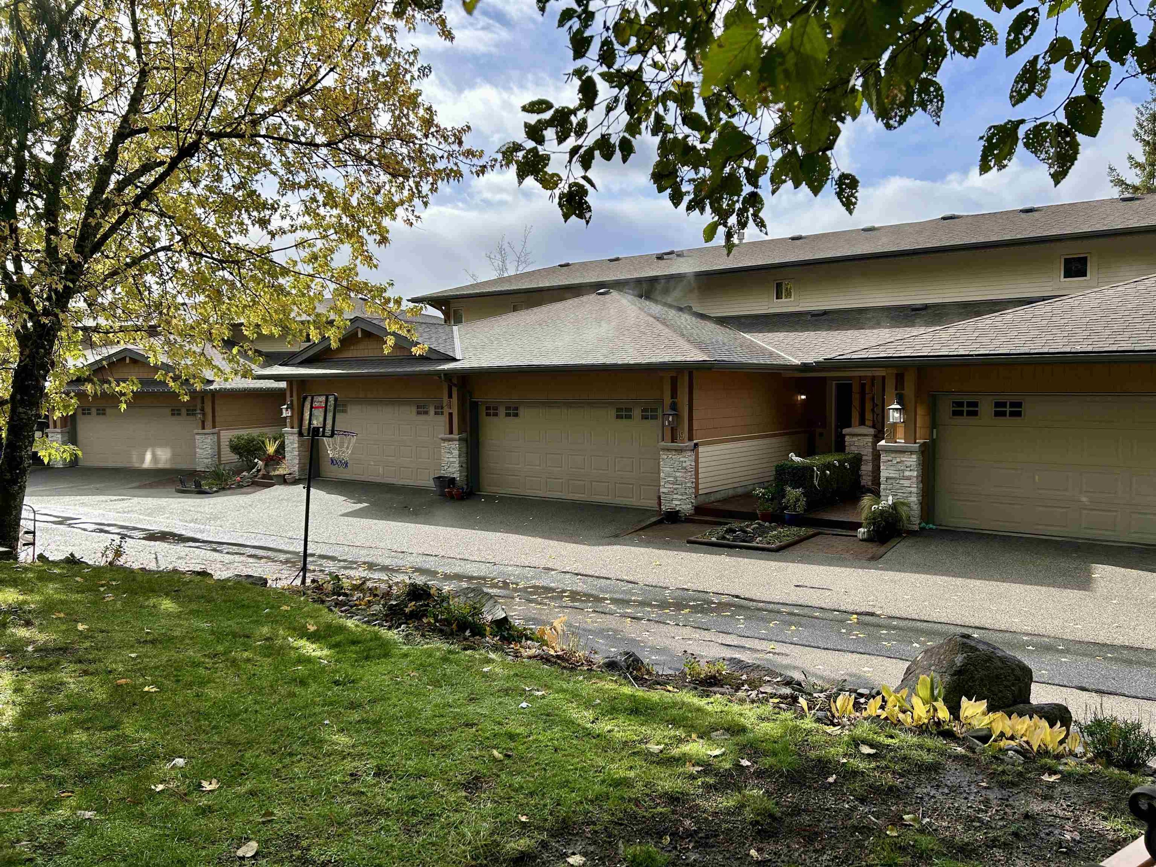 #19 1026 GLACIER VIEW DRIVE - Main Image