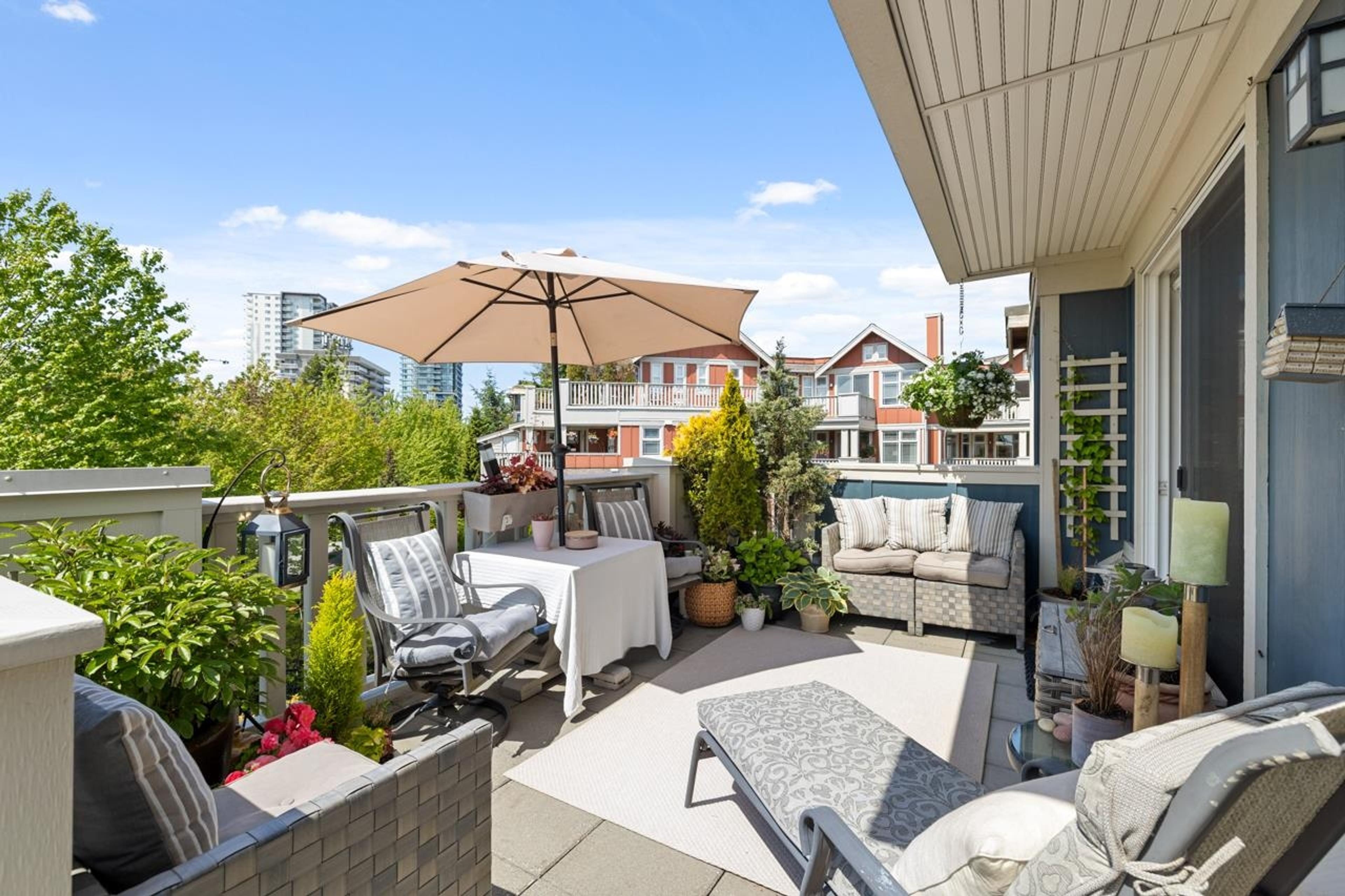 #302 15392 16A AVENUE - Image 2