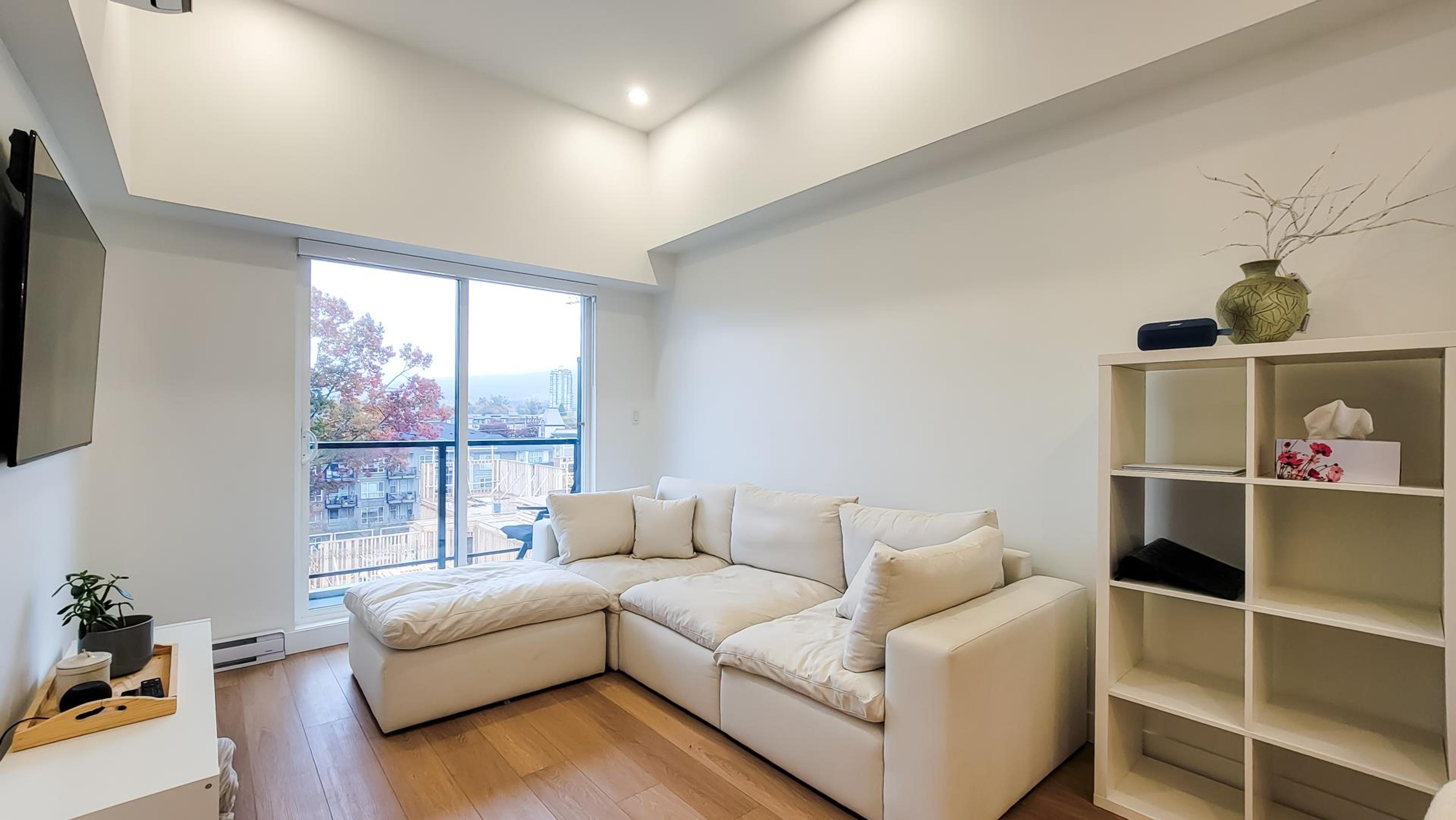 #603 2331 KELLY AVENUE - Image 3