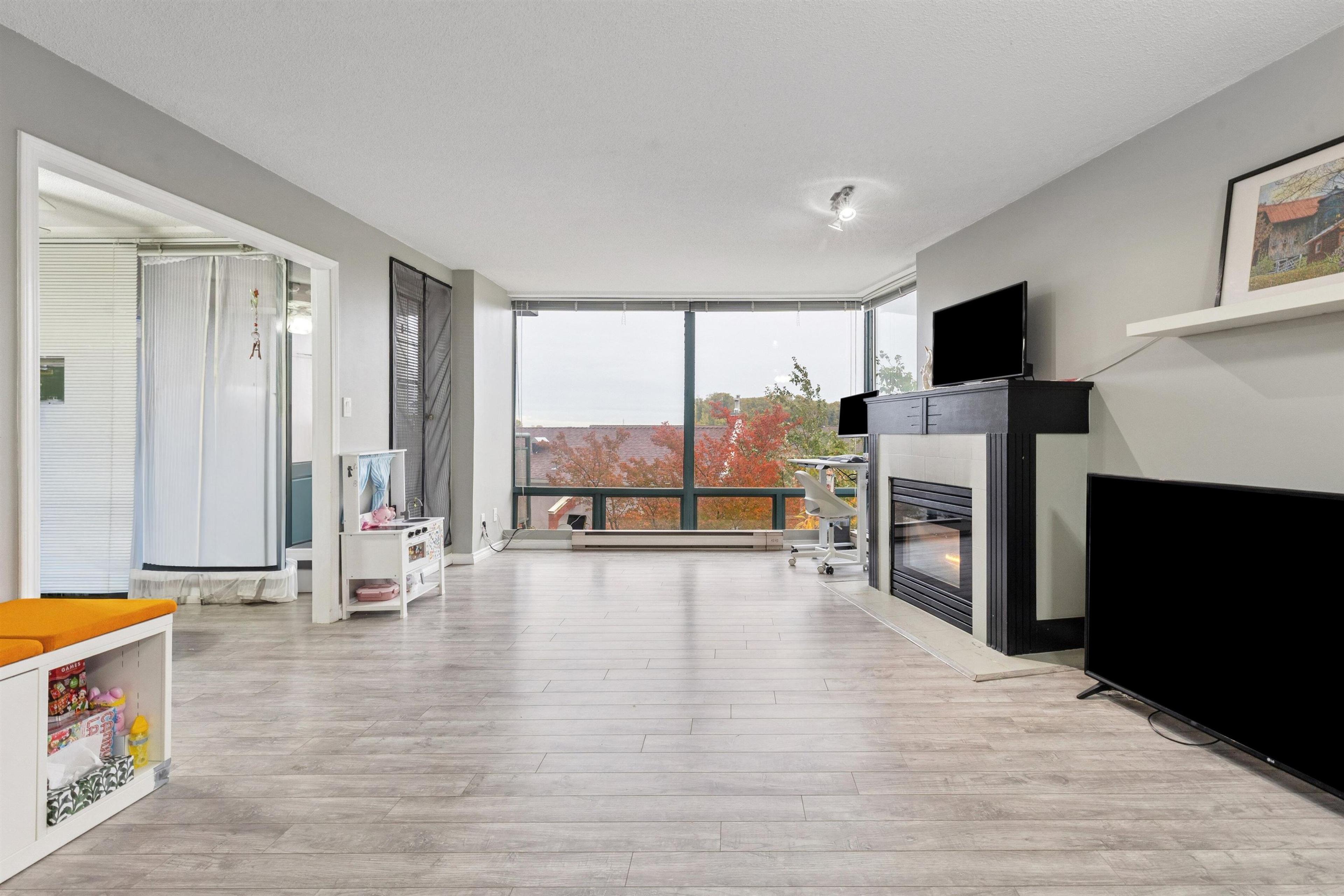 #507 8 LAGUNA COURT - Image 2