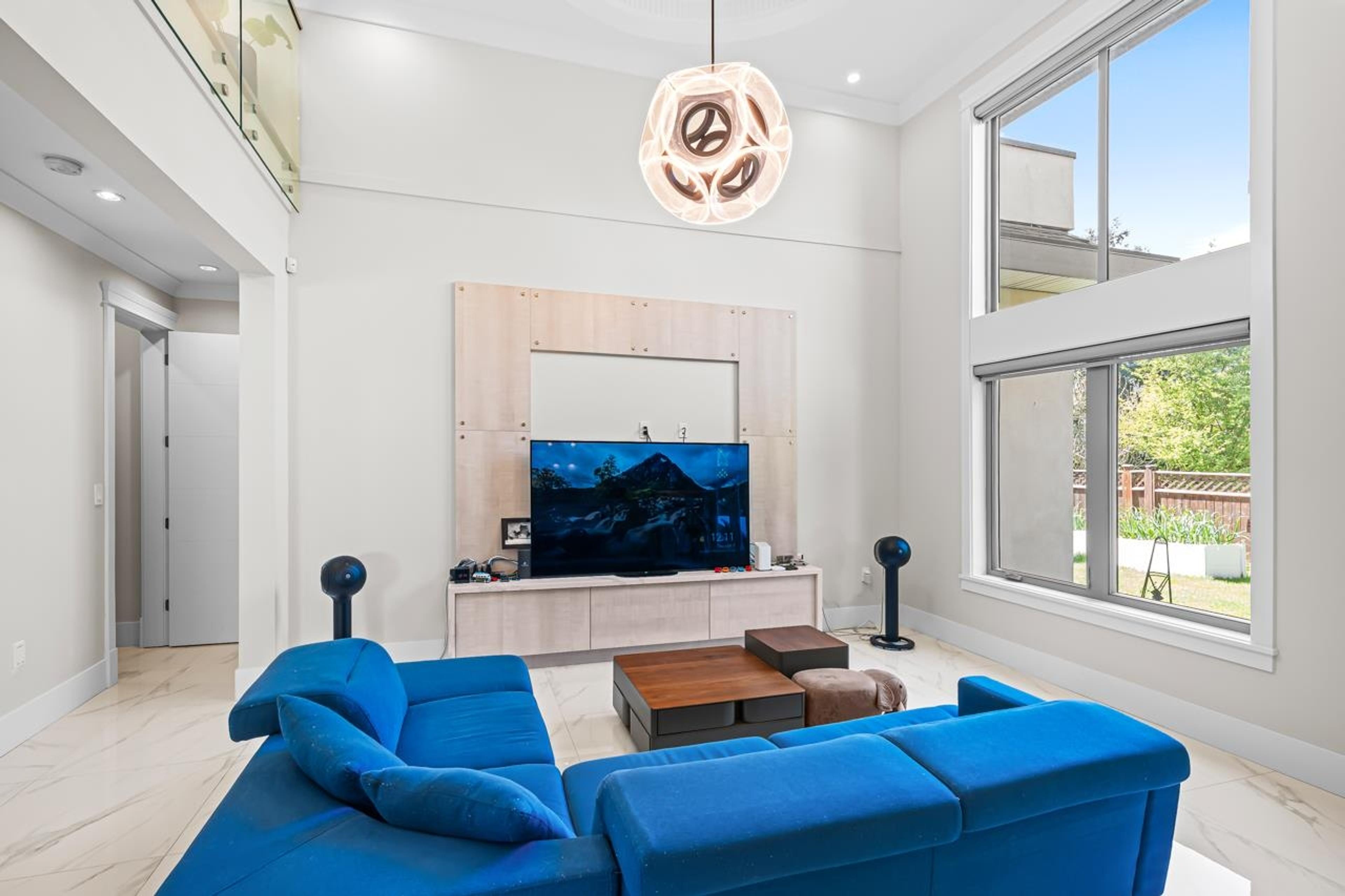 7860 THORMANBY CRESCENT - Image 3