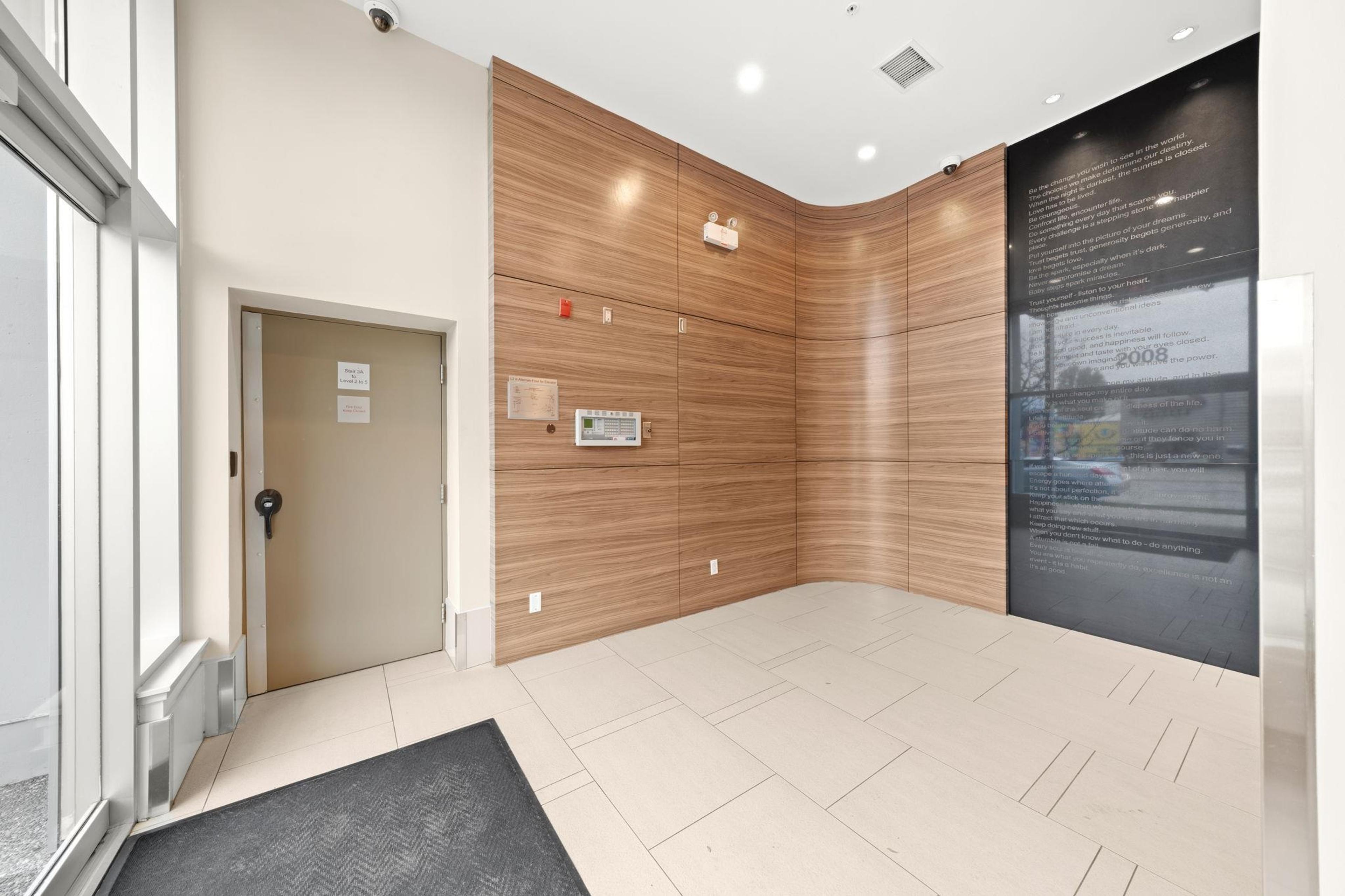 2008 Pine Street, Vancouver - Common Areas - Lobbies / Hallways / Foyers - Photo 1