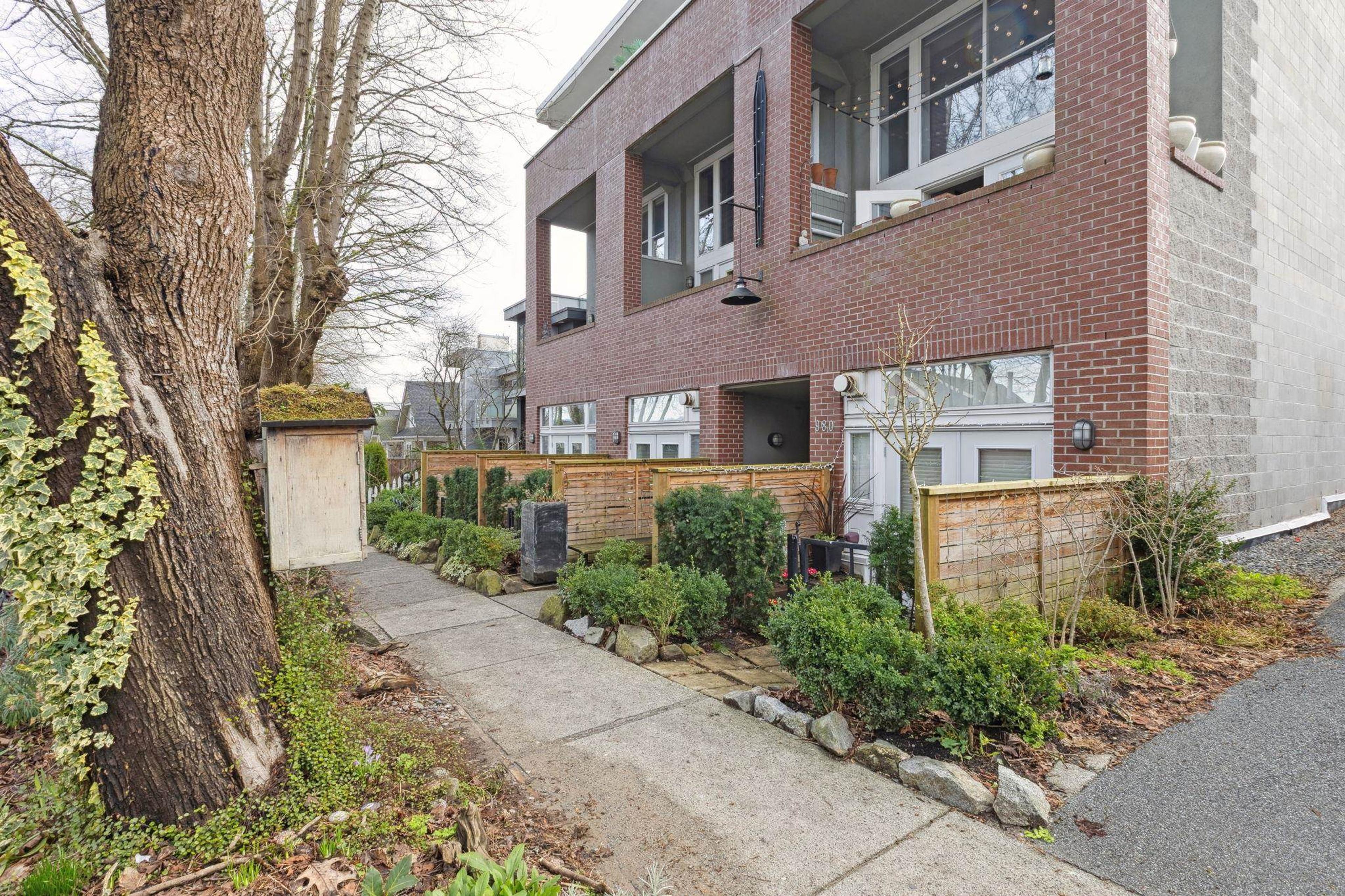 980 W 22nd Avenue, Vancouver - Exteriors - Photo 3