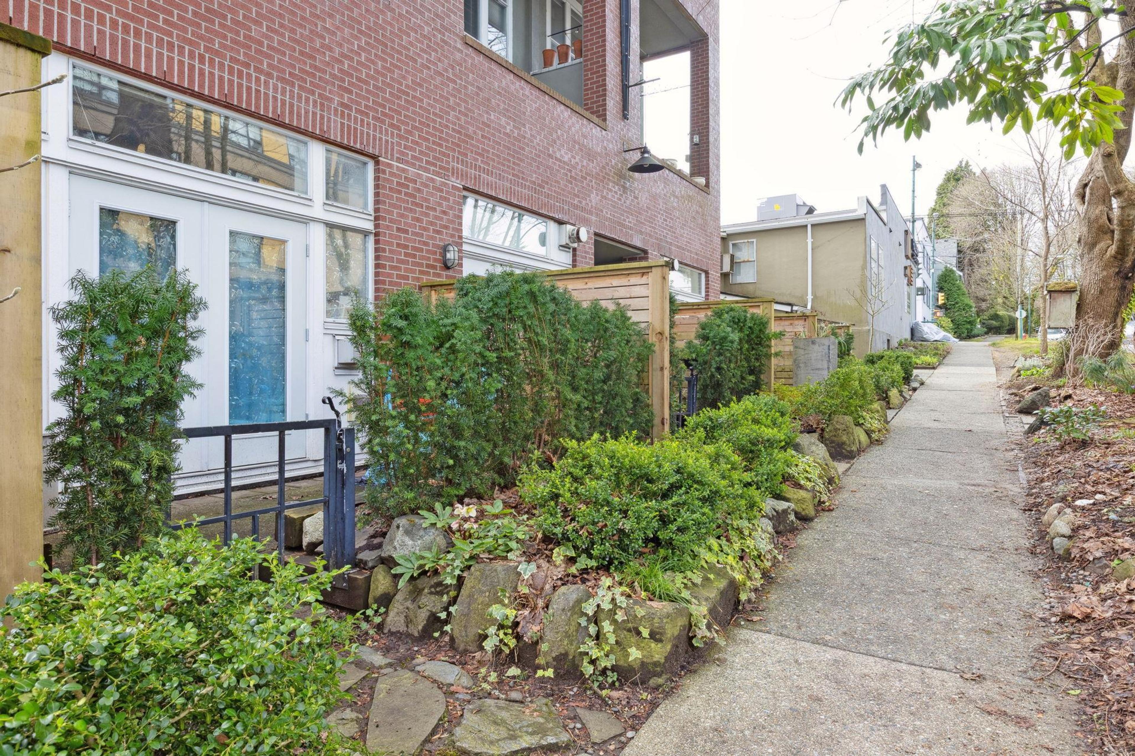 980 W 22nd Avenue, Vancouver - Exteriors - Photo 4