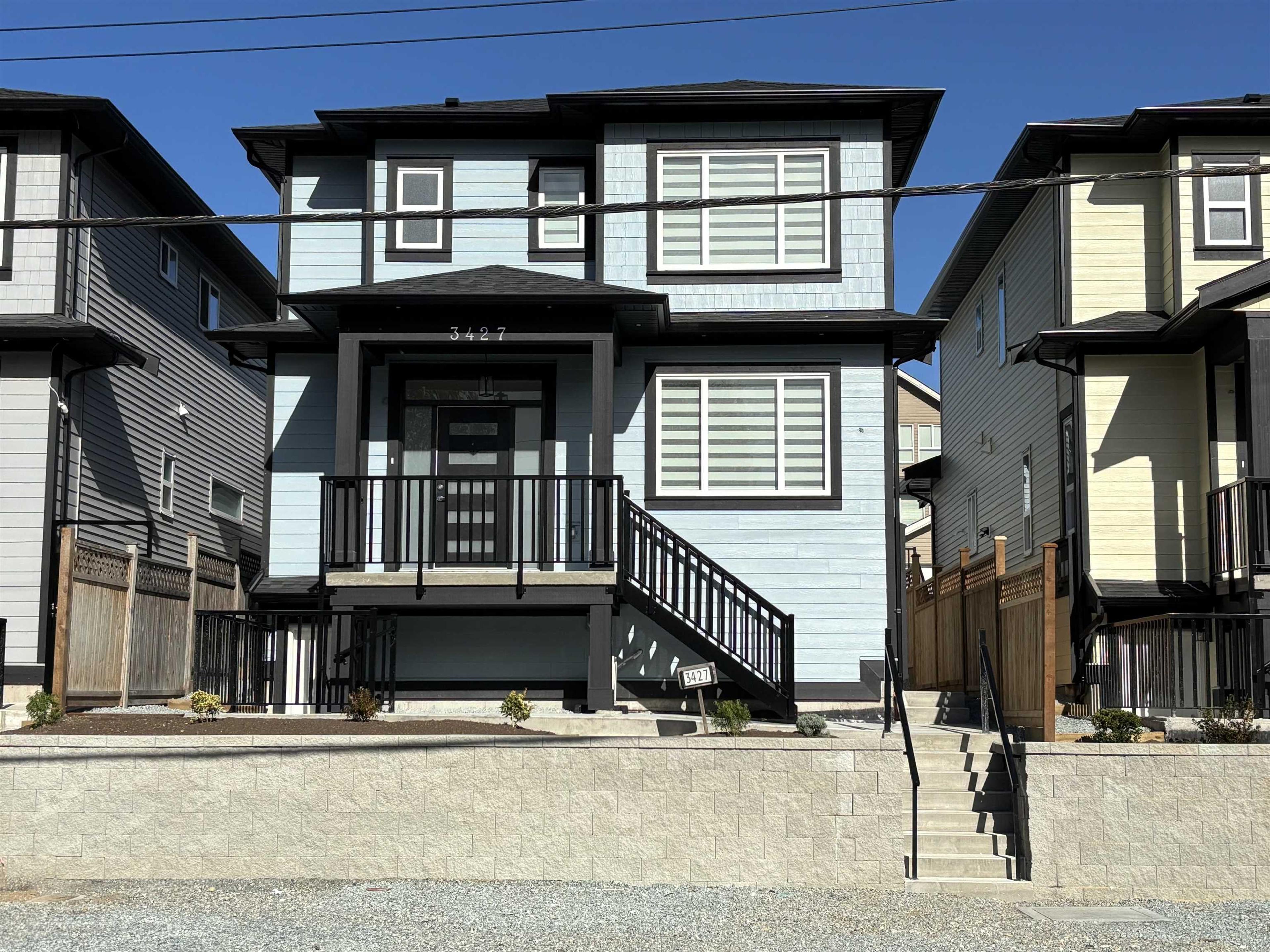 3427 VICTORIA DRIVE - Main Image