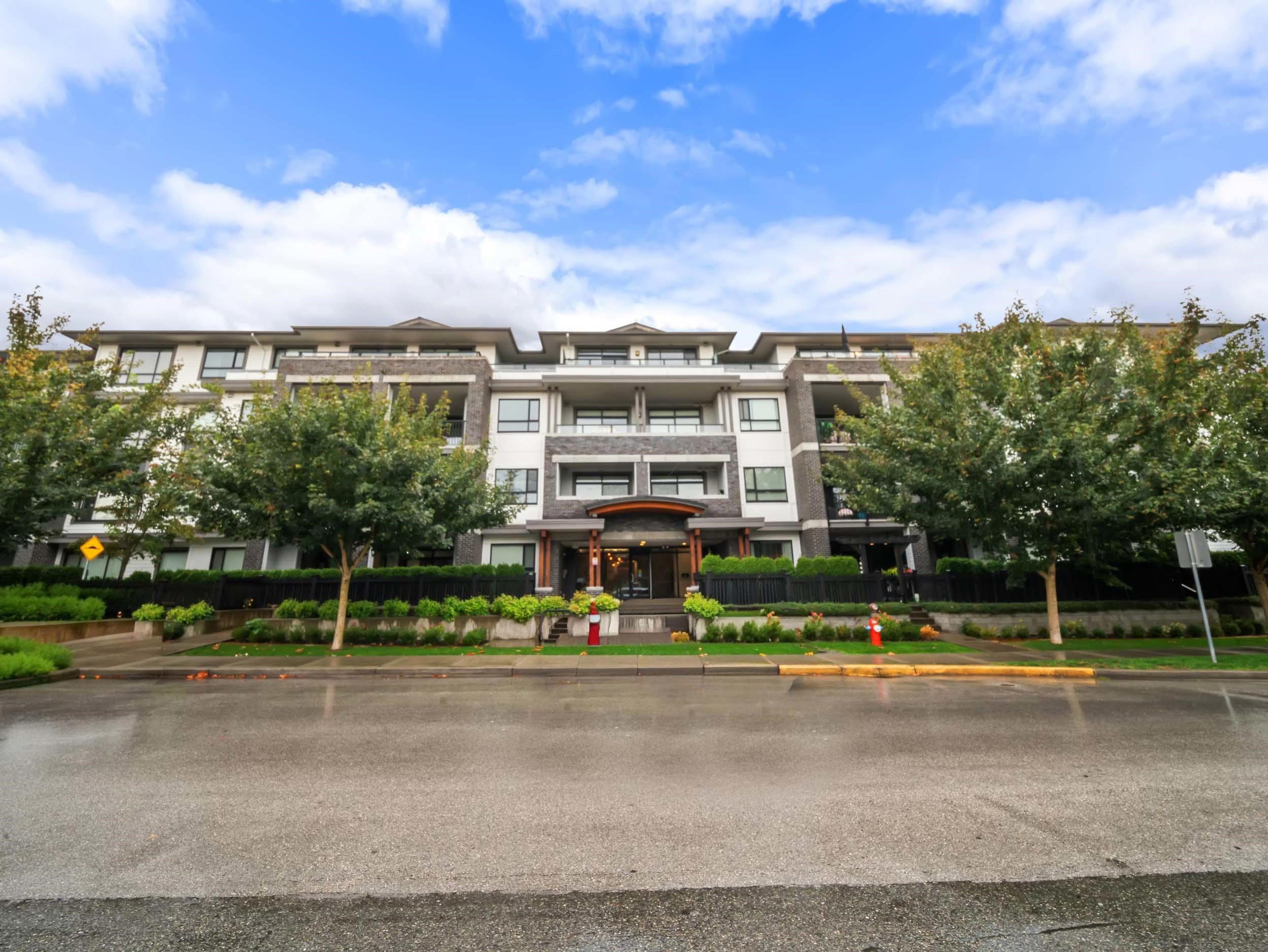 22087 49 Avenue, Langley - Exteriors - Full Complex View - Photo 1