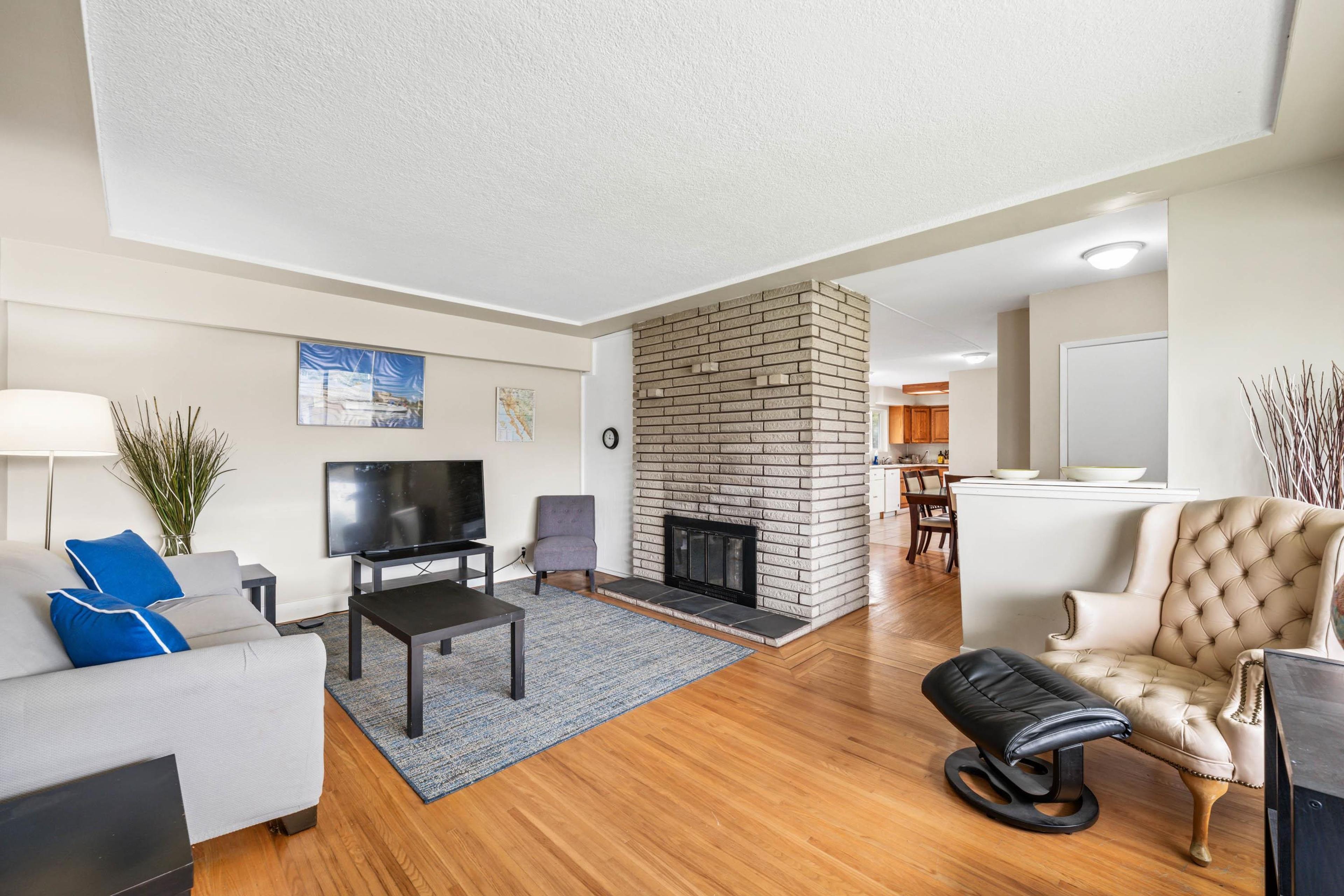 1698 SPRICE AVENUE - Image 2