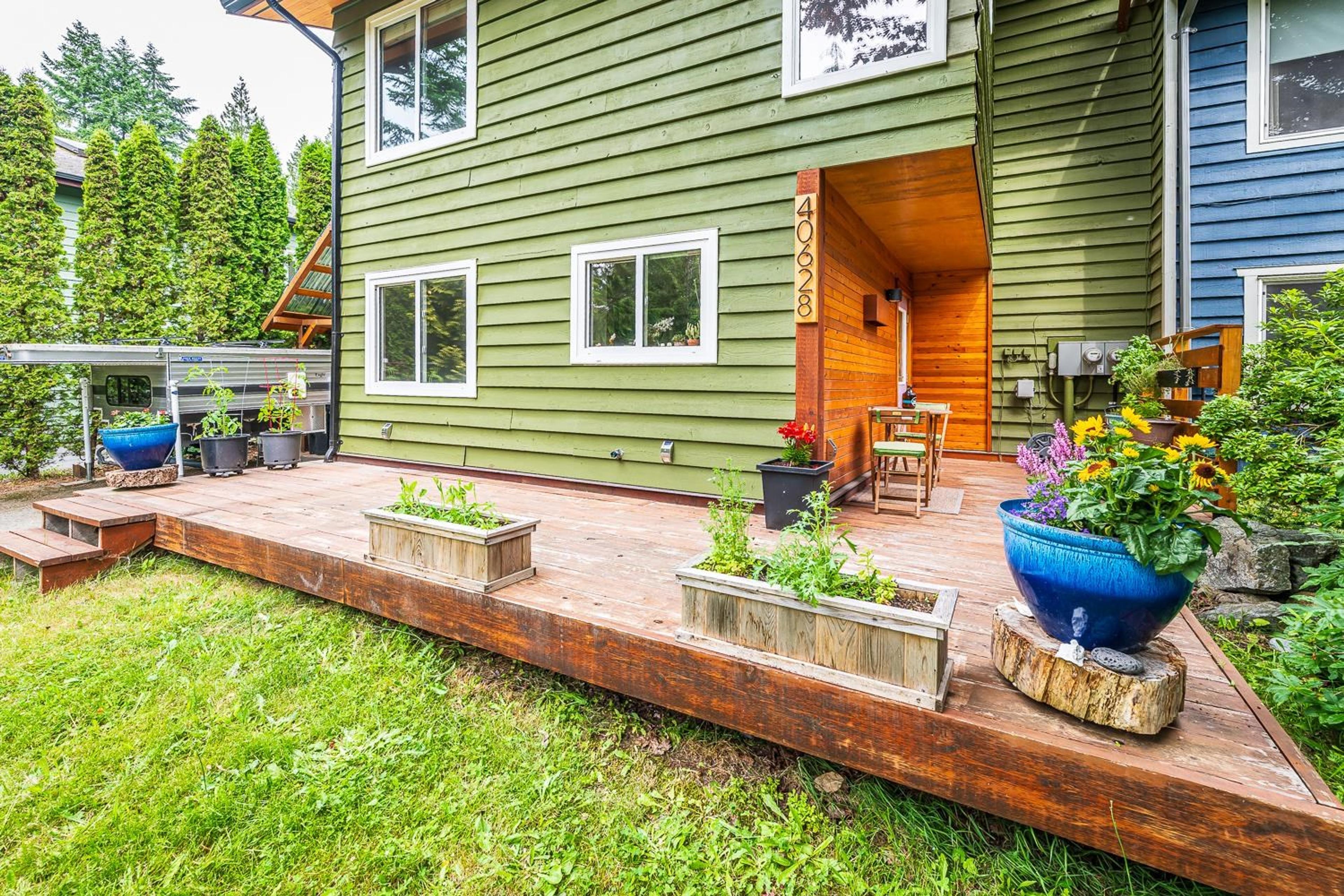 40628 Perth Drive, Squamish - Exteriors - Photo 4